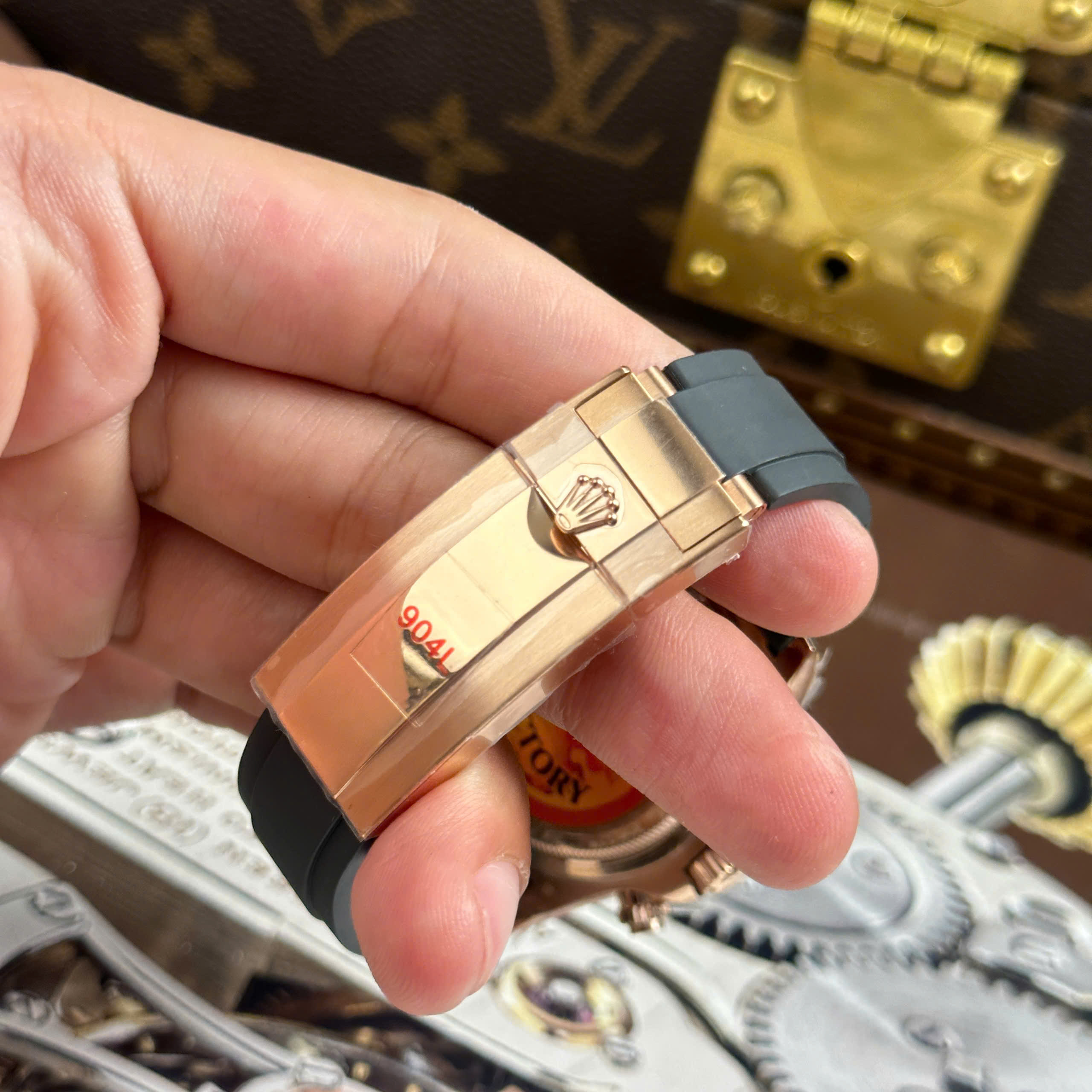 Rolex Cosmograph Daytona 126515 Imitation Watch Rose Gold Plate Meteorite Dial Gain Weight QF Factory 40mm (1)