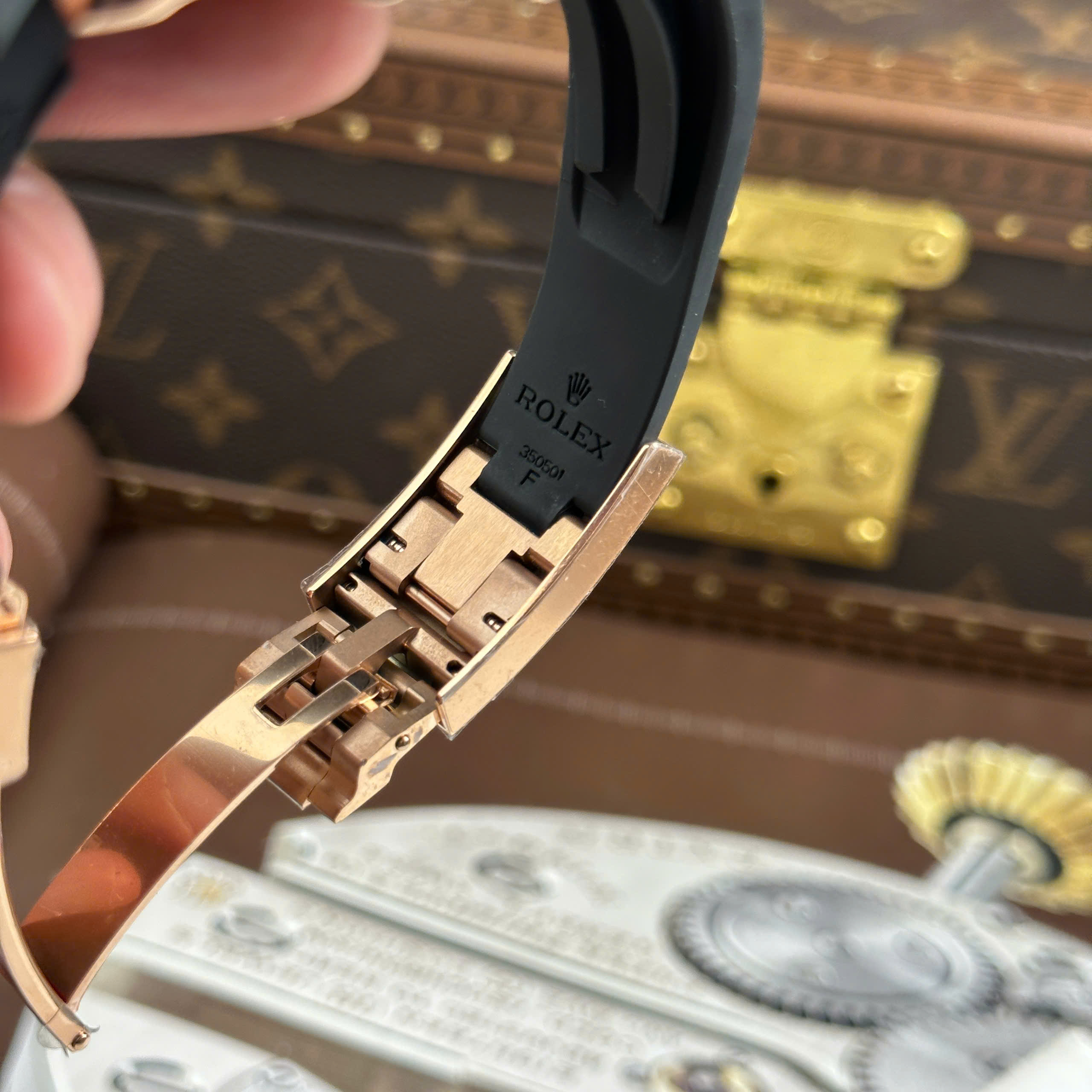 Rolex Cosmograph Daytona 126515 Imitation Watch Rose Gold Plate Meteorite Dial Gain Weight QF Factory 40mm (2)