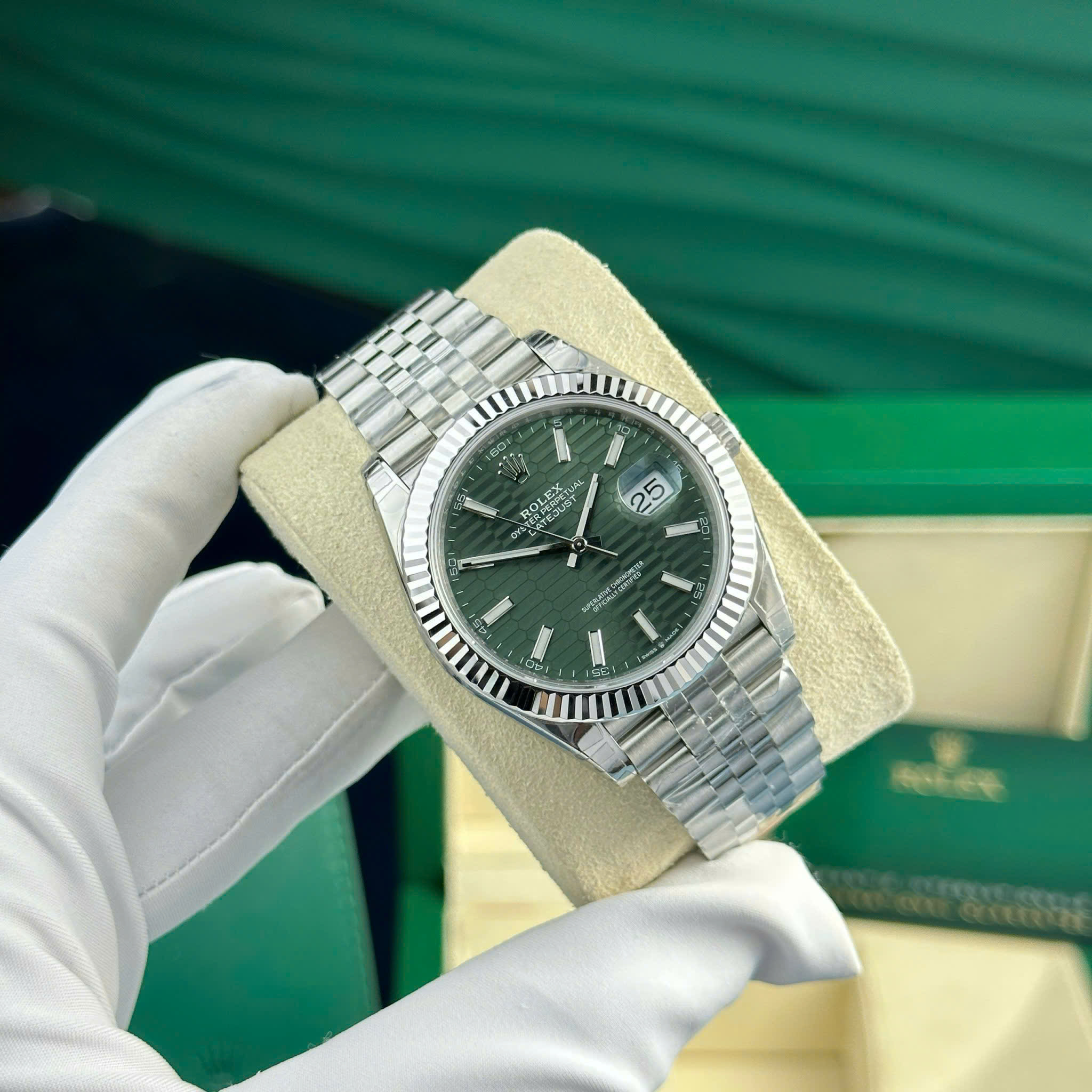 Rolex DateJust 126334 High End Replica Watch Green Motif Dial Index Hours Jubilee Strap VS Factory 41mm (7)