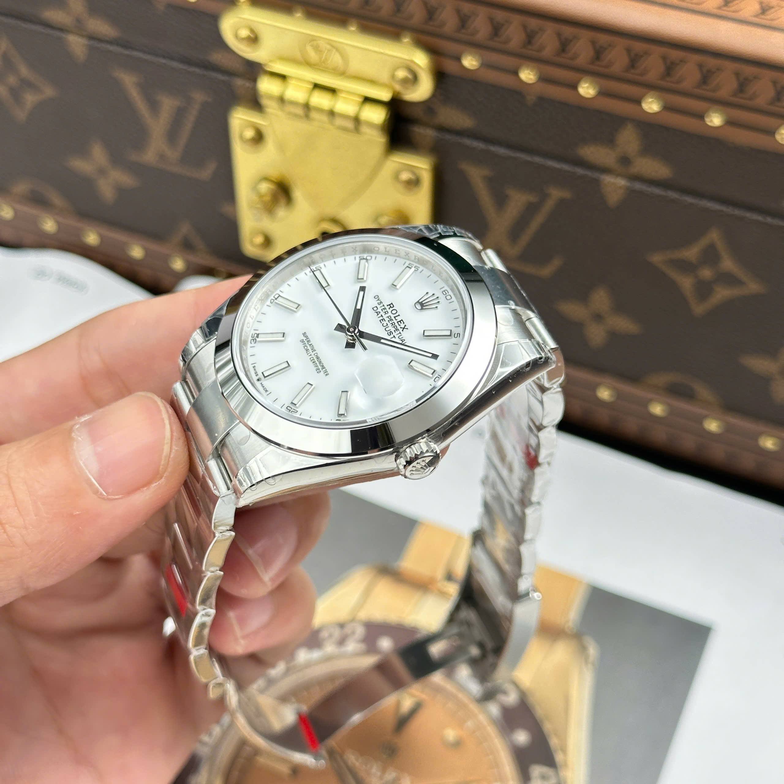 Rolex DateJust 126334 Replica Watch White Dial Oyster Strap Index Hours VS Factory 41mm (4)