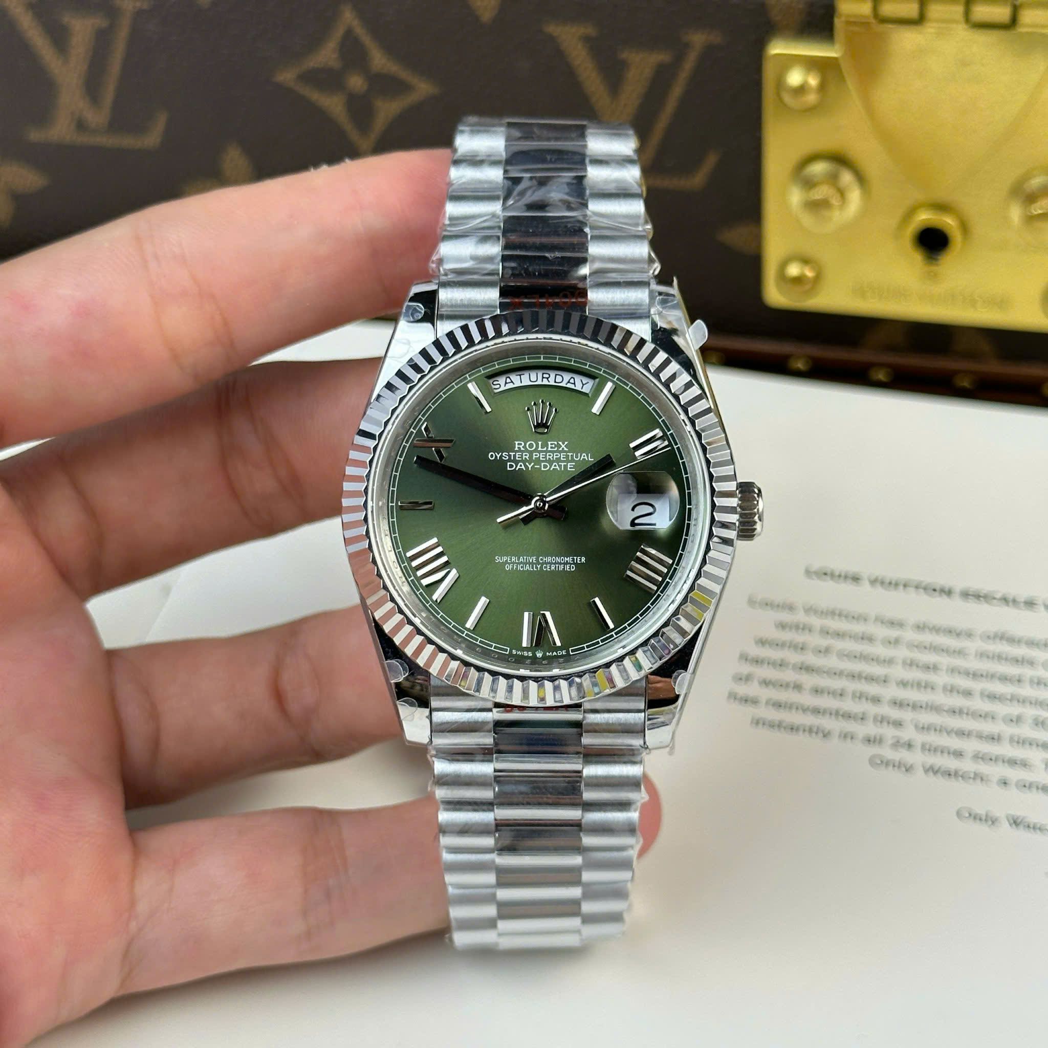 Rolex Day-Date 228236-0008 Best Quality Replica Watches Green Dial Roman Hours QF Factory 40mm (12)