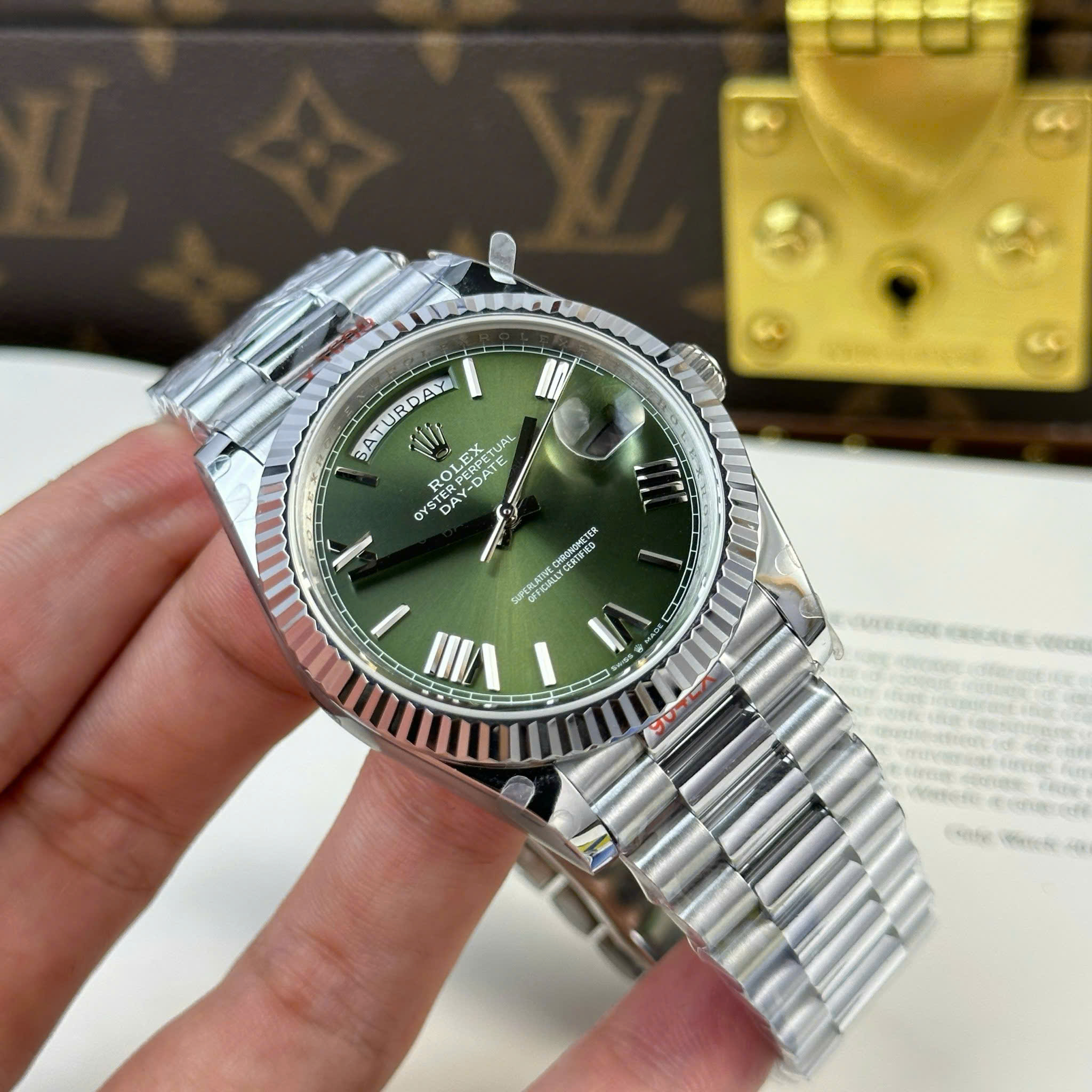 Rolex Day-Date 228236-0008 Best Quality Replica Watches Green Dial Roman Hours QF Factory 40mm (13)
