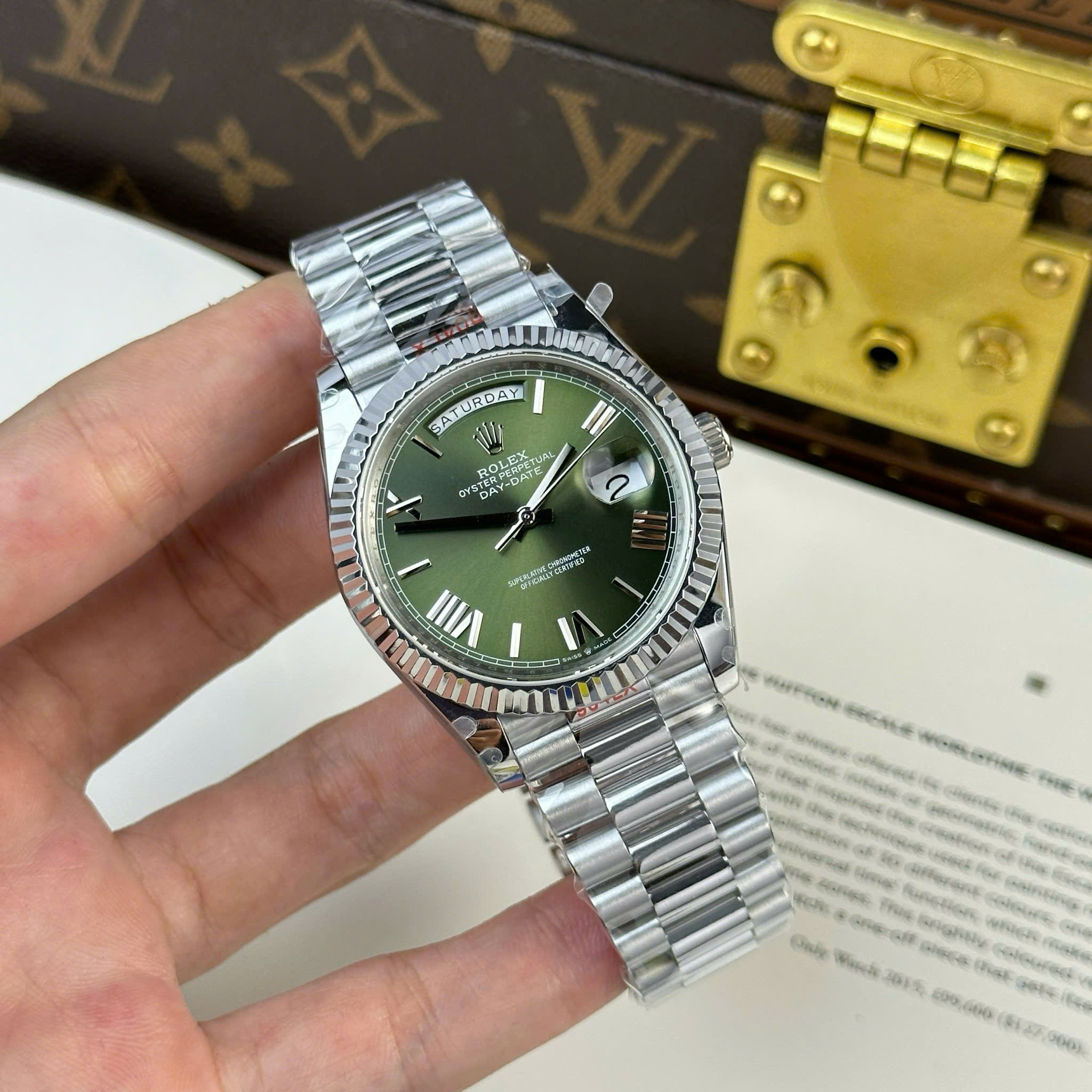 Rolex Day-Date 228236-0008 Best Quality Replica Watches Green Dial Roman Hours QF Factory 40mm (14)