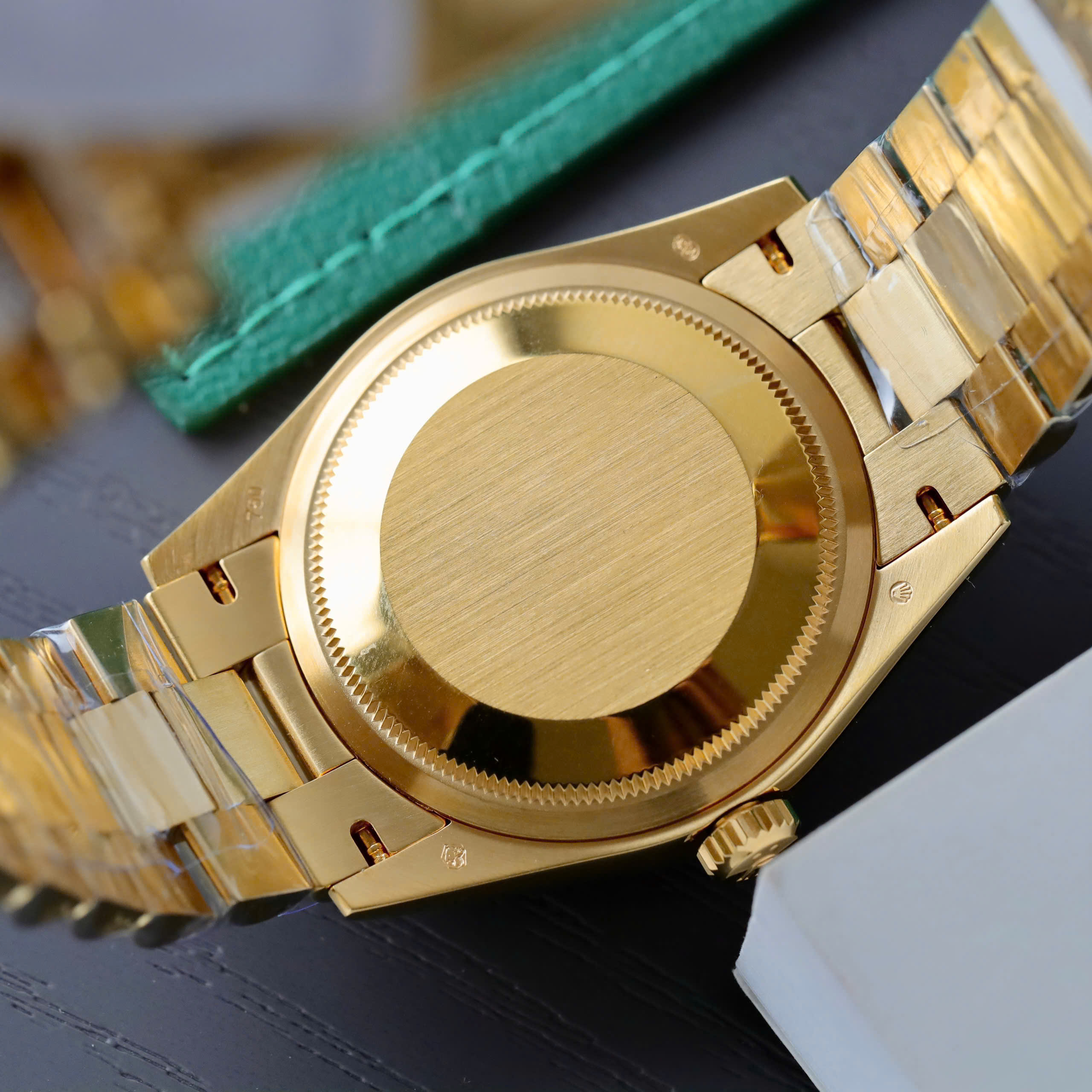 Rolex Day-Date Best Replica Watch Green Dial 18K Gold Wrapped Baguette Hours QF Factory 36mm (2)