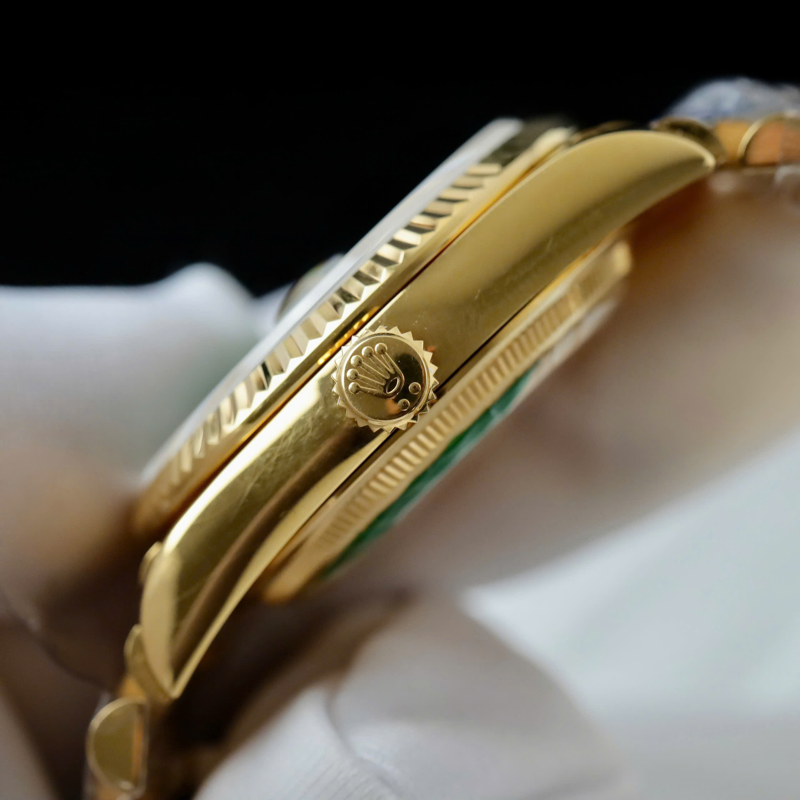 Rolex Day-Date Best Replica Watch Green Dial 18K Gold Wrapped Baguette Hours QF Factory 36mm (4)