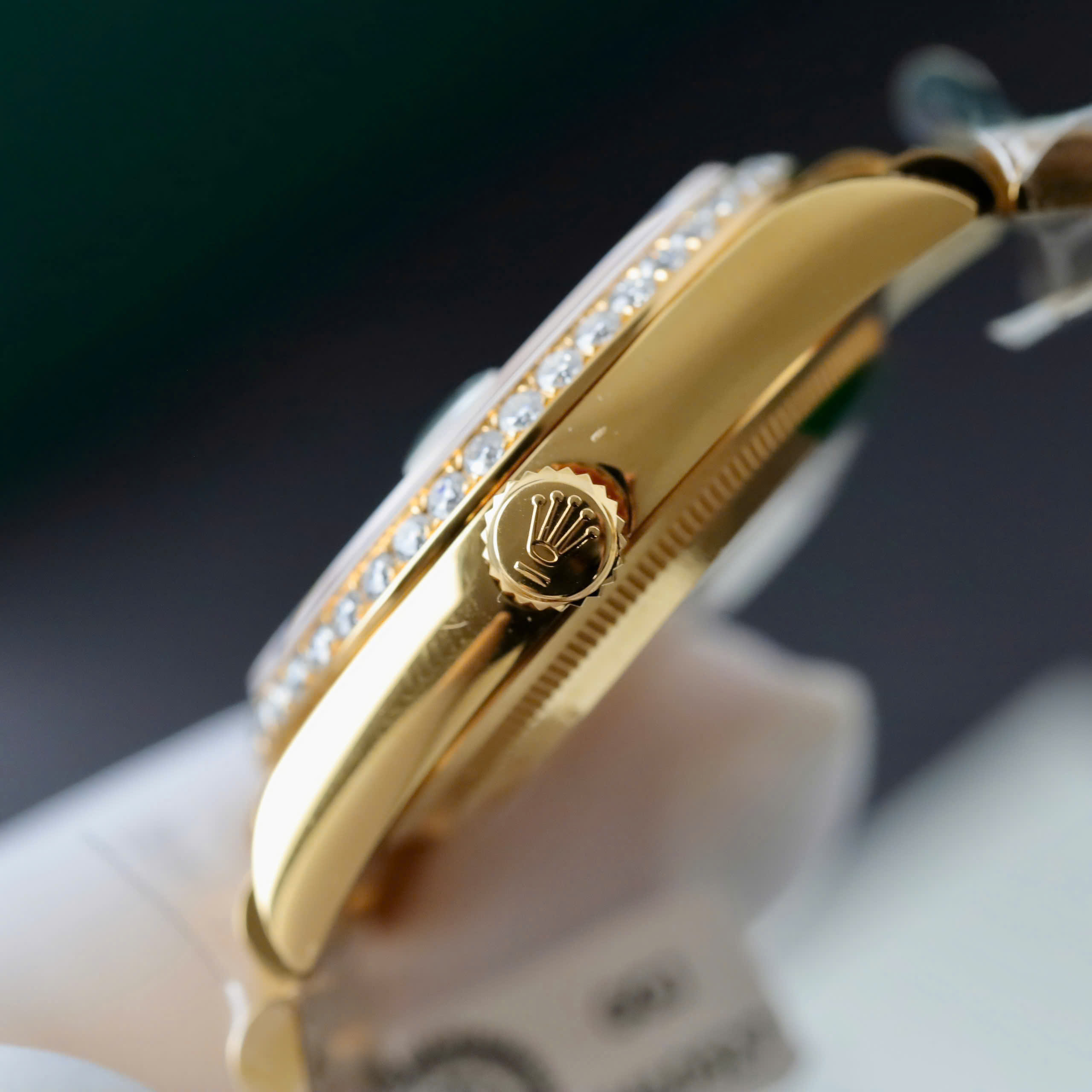 Rolex Day-Date Imitation Luxury Watch Mother Of Pearl Dial Gold Wrapped + Moissanite GM Factory 36mm (3)