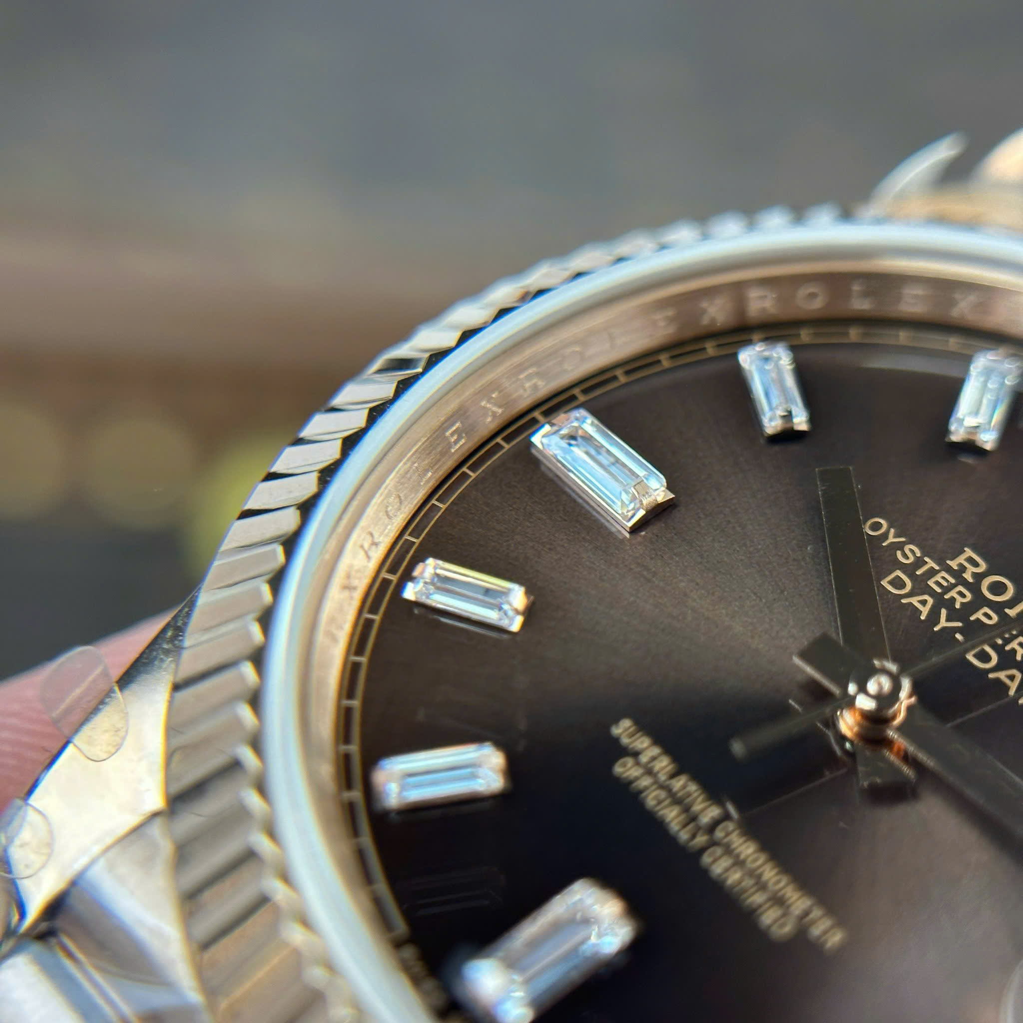 Rolex Day-Date M228235-0003 Imitation Watch Rose Gold Plate Brown Chocolate Dial Rhinestone Baguette Hours Gain Weight QF Factory 40mm (7)