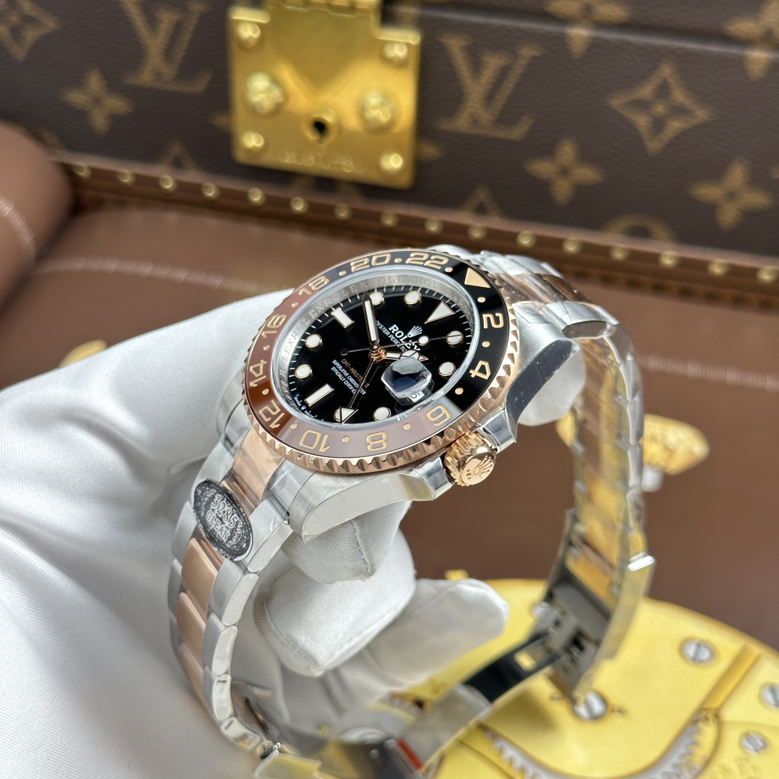 Rolex GMT-Master II 126711CHNR-0002 Root Beer Replica Watch Two Tone Rose Gold Plate Black Dial Bezel Ceramic Clean Factory 40mm (14)