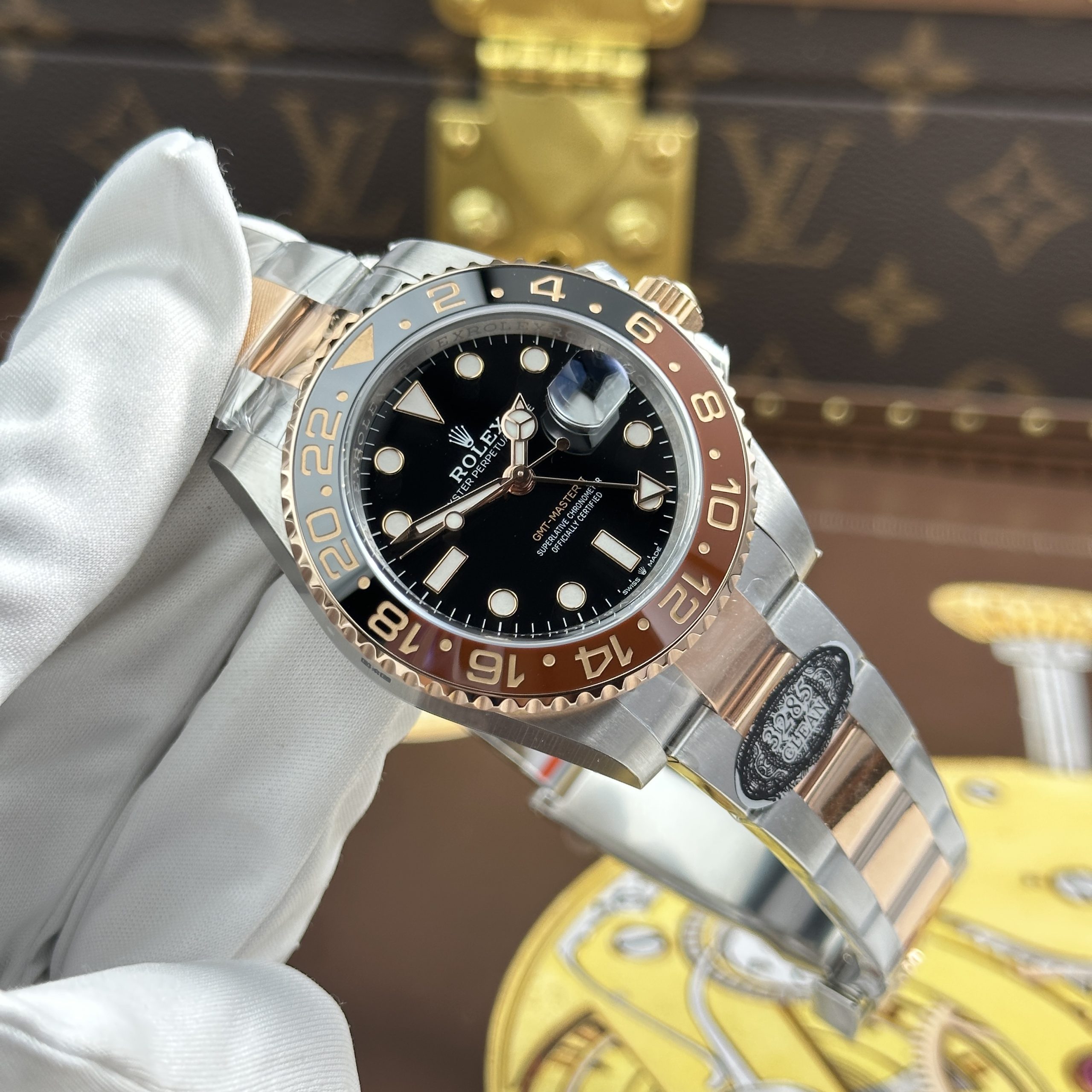 Rolex GMT-Master II 126711CHNR-0002 Root Beer Replica Watch Two Tone Rose Gold Plate Black Dial Bezel Ceramic Clean Factory 40mm (15)