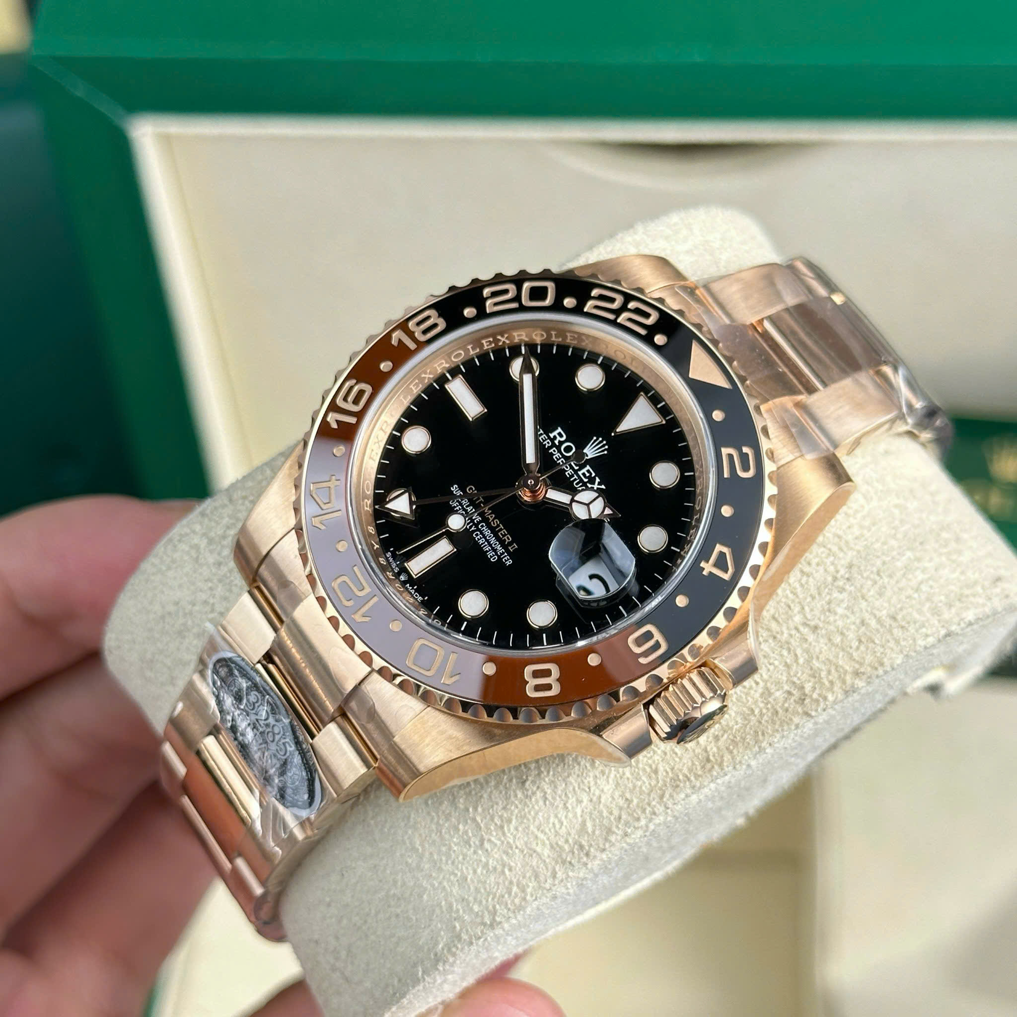 Rolex GMT-Master II 126715CHNR-0001 Root Beer Best Quality Replica Watch Rose Gold Plate Black Dial Bezel Ceramic Clean Factory 40mm (11)