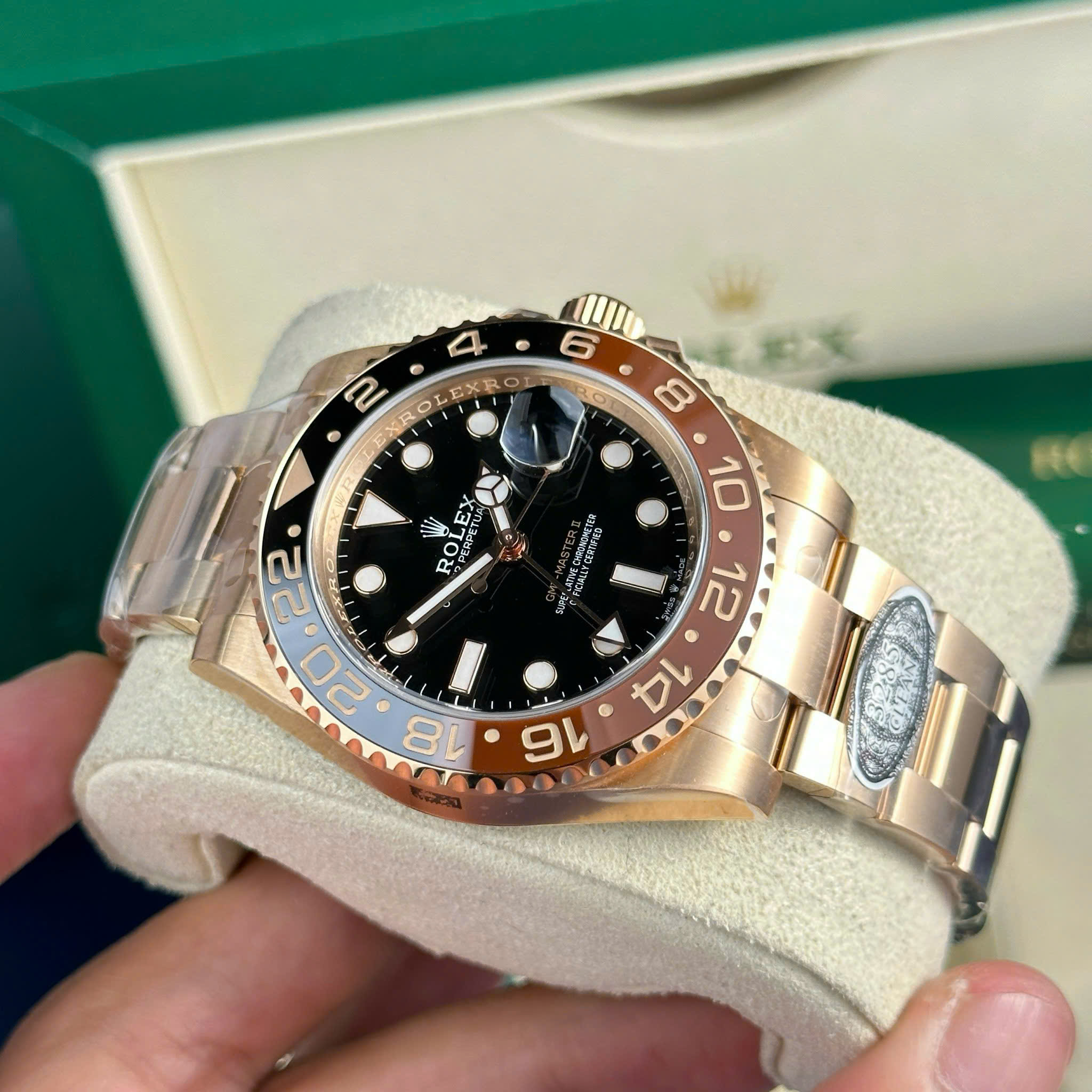 Rolex GMT-Master II 126715CHNR-0001 Root Beer Best Quality Replica Watch Rose Gold Plate Black Dial Bezel Ceramic Clean Factory 40mm (12)