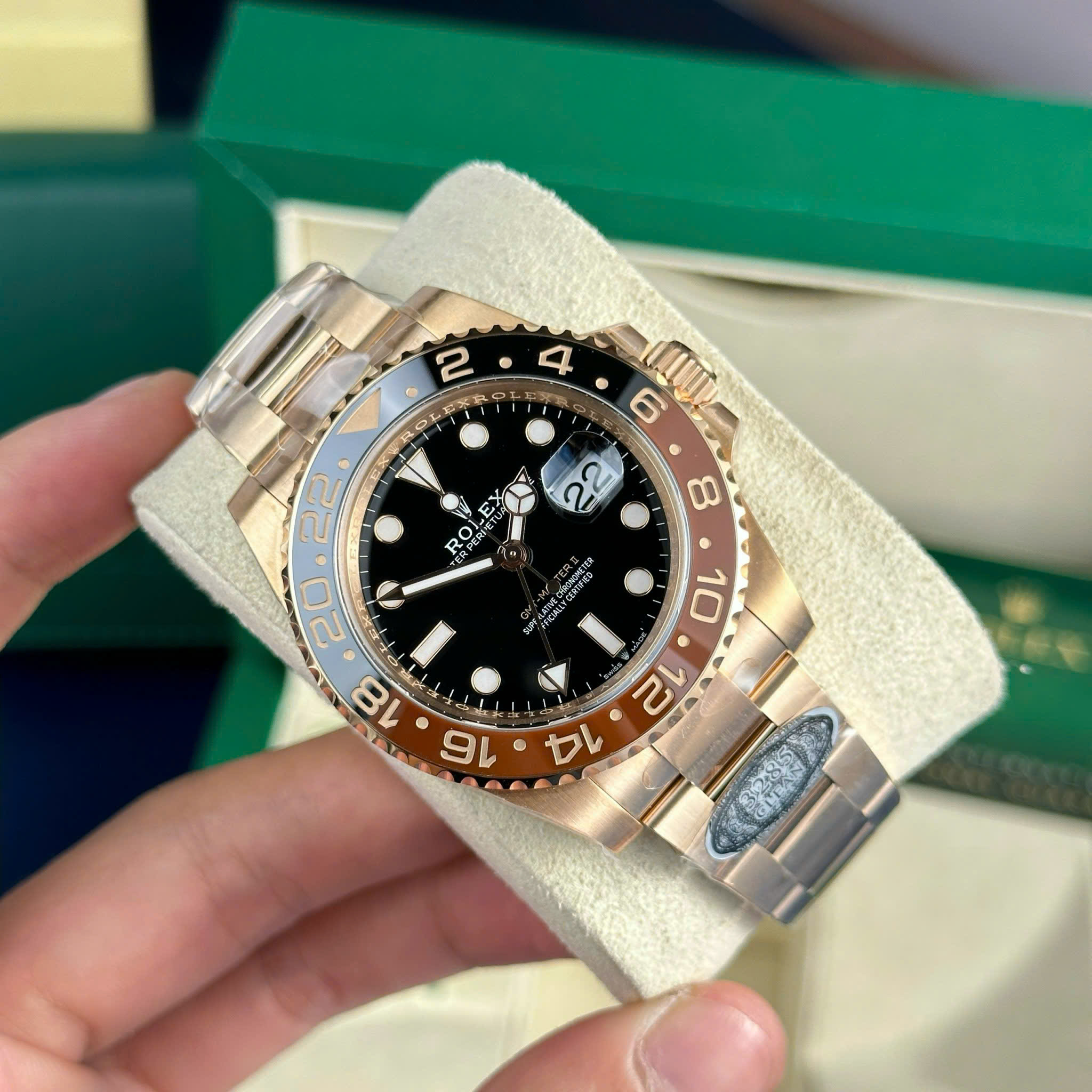 Rolex GMT-Master II 126715CHNR-0001 Root Beer Best Quality Replica Watch Rose Gold Plate Black Dial Bezel Ceramic Clean Factory 40mm (13)
