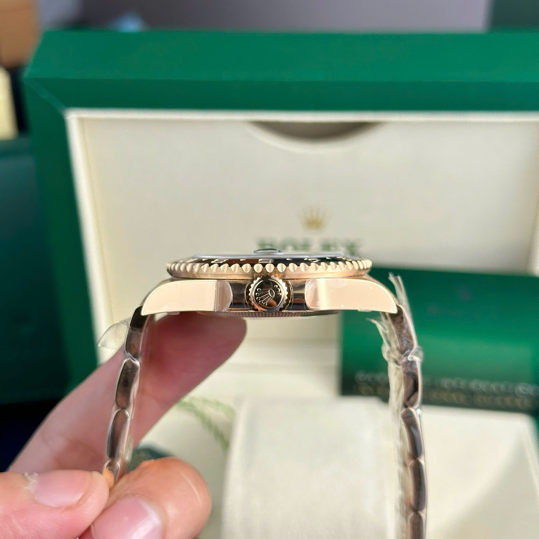 Rolex GMT-Master II 126715CHNR-0001 Root Beer Best Quality Replica Watch Rose Gold Plate Black Dial Bezel Ceramic Clean Factory 40mm (2)