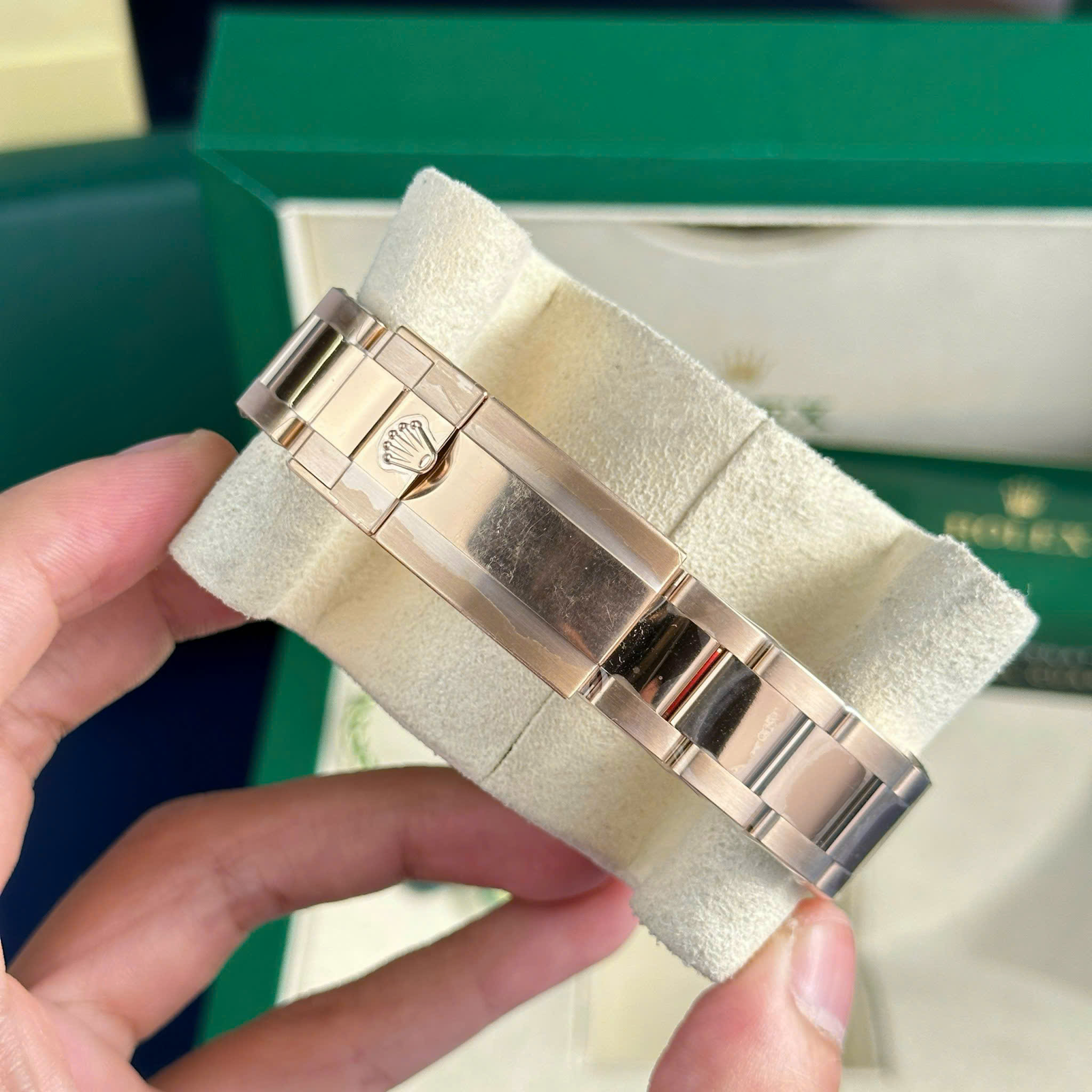 Rolex GMT-Master II 126715CHNR-0001 Root Beer Best Quality Replica Watch Rose Gold Plate Black Dial Bezel Ceramic Clean Factory 40mm (6)