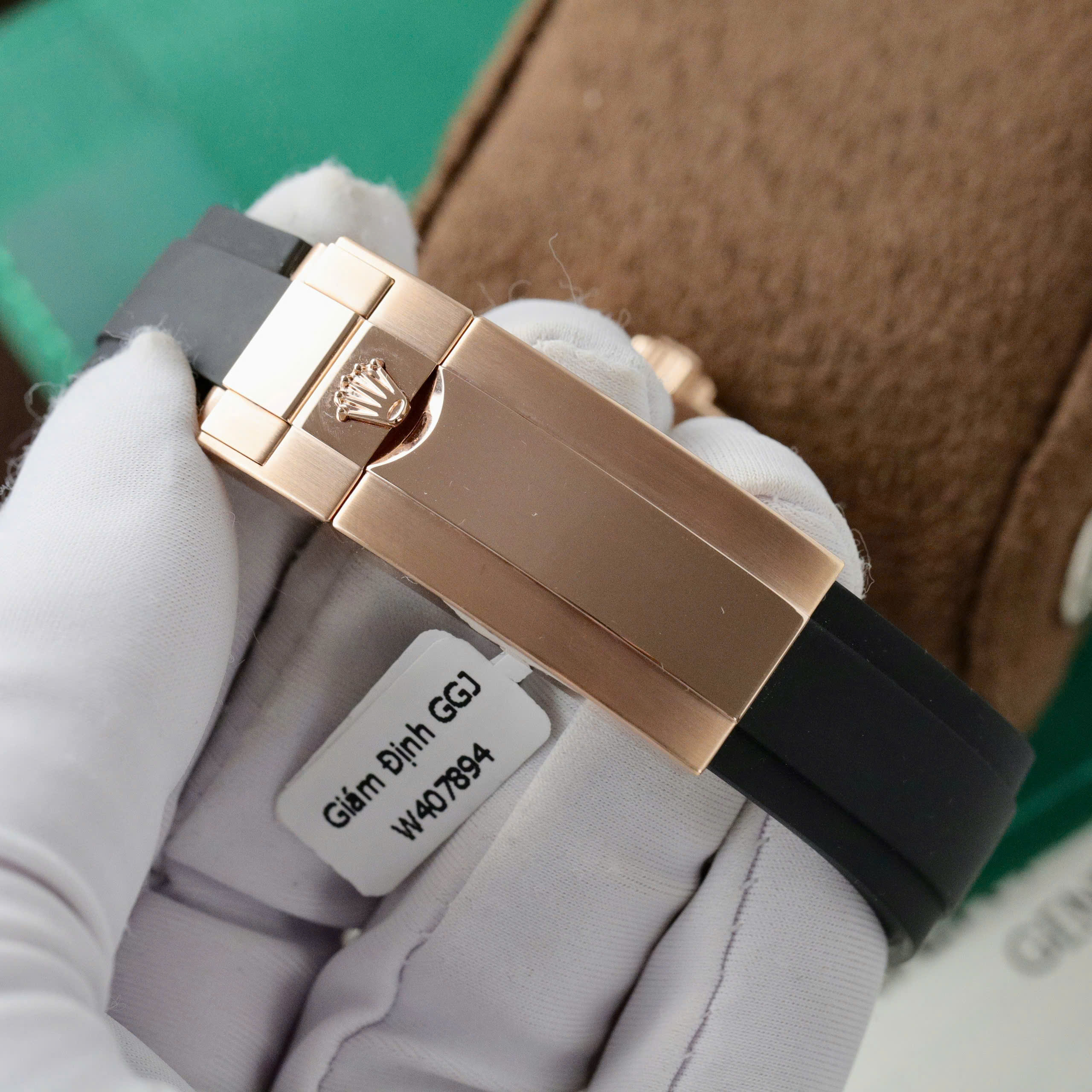 Rolex Yacht-Master V3 Luxury Imitation Watch Gold Wrapped 18K Diamond Moissanite Rubber Strap 40mm (1)