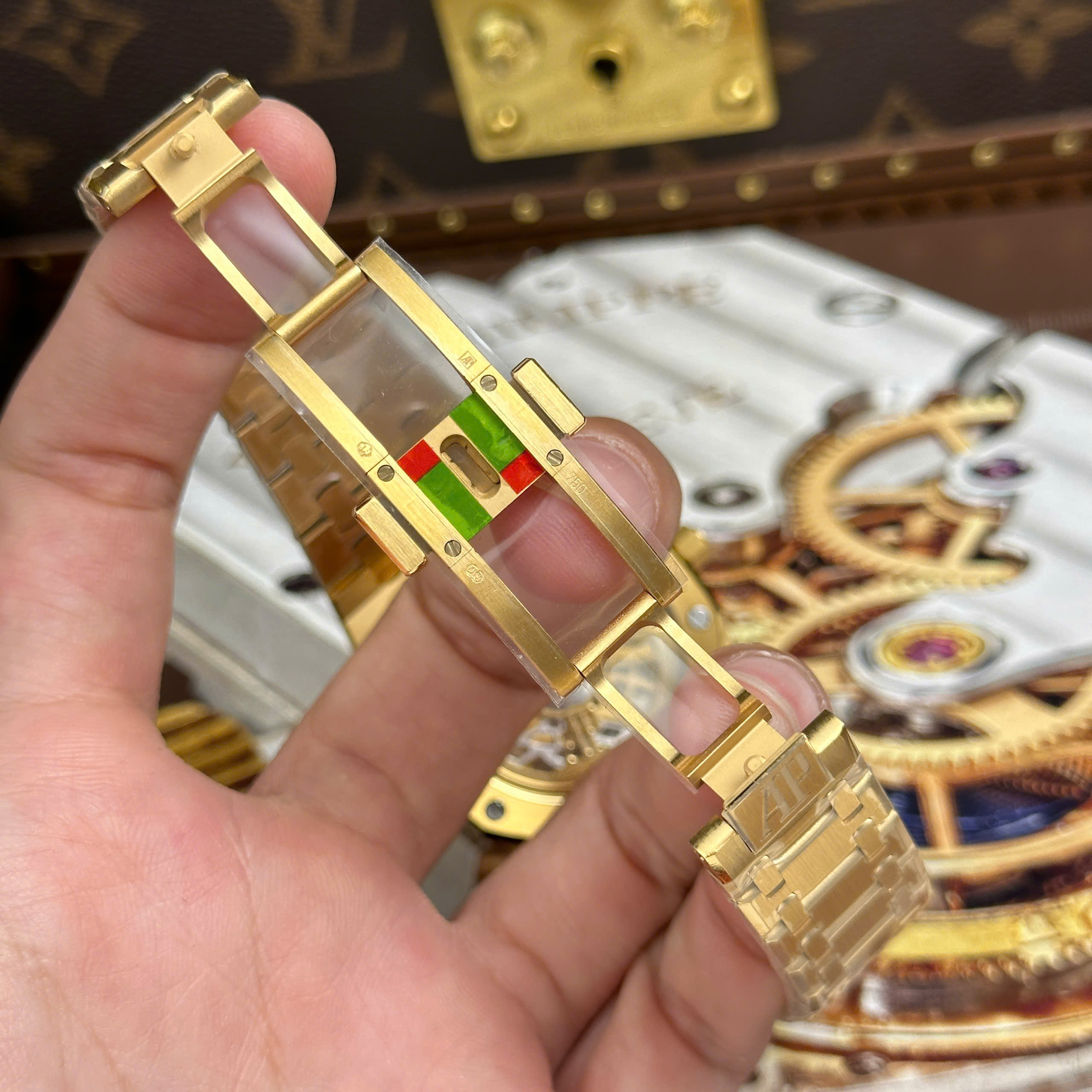 Audemars Piguet Good Imitation Watch Royal Oak Jumbo Extra-thin Openworked 16204 Gold Skeleton Dial ZF Factory 39mm (2)