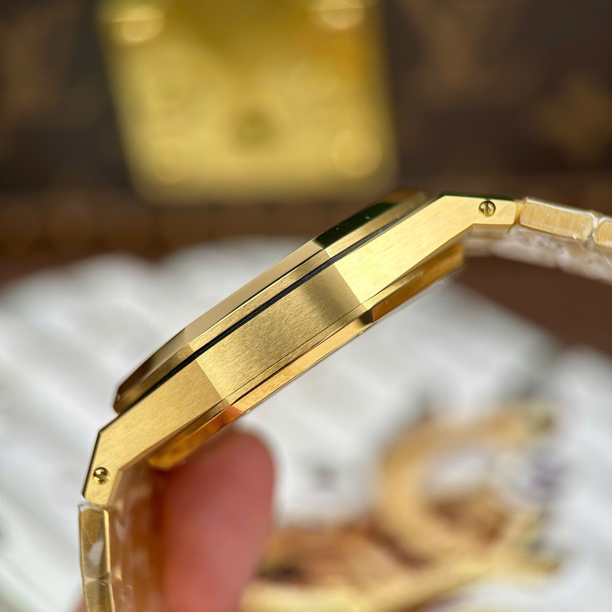 Audemars Piguet Good Imitation Watch Royal Oak Jumbo Extra-thin Openworked 16204 Gold Skeleton Dial ZF Factory 39mm (4)