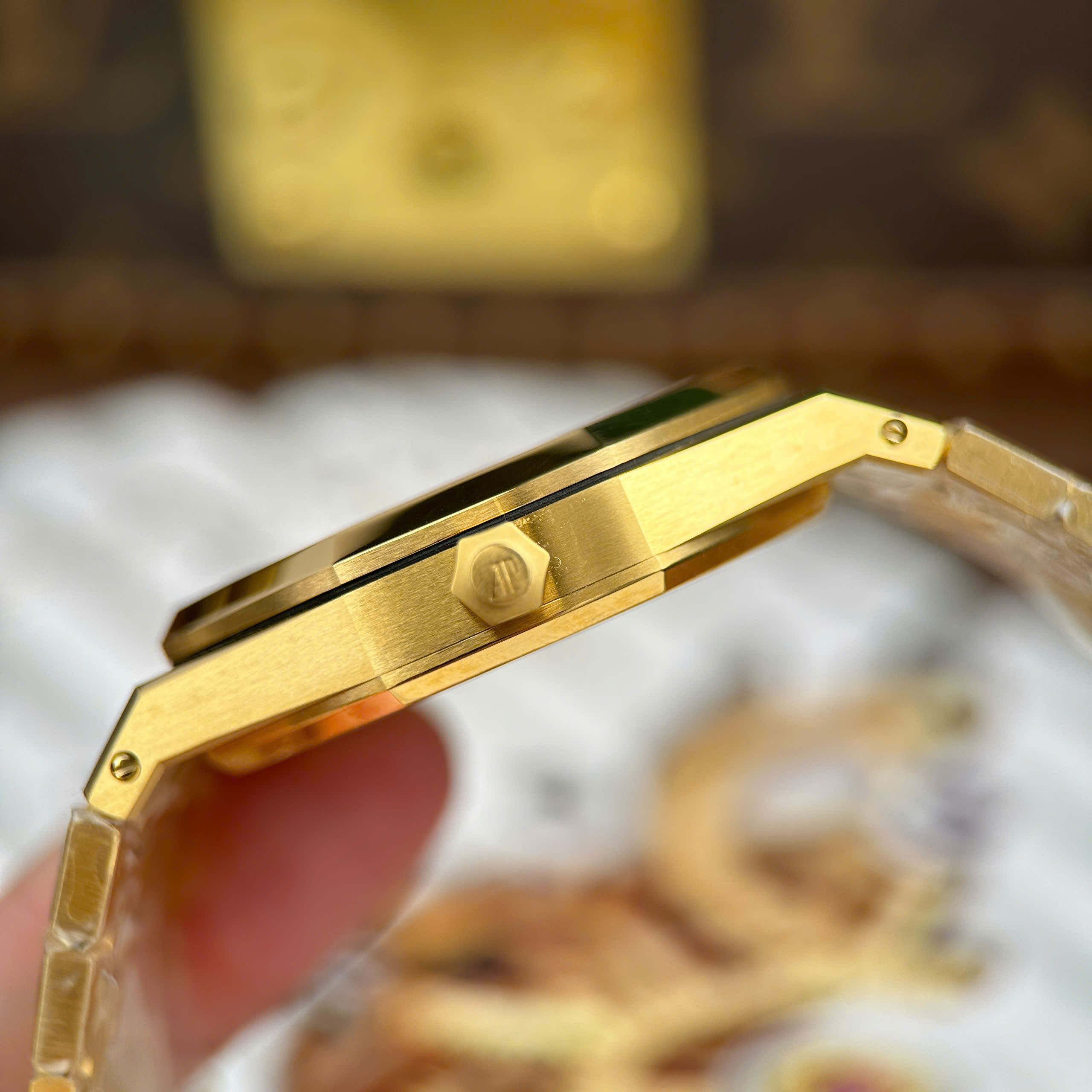 Audemars Piguet Good Imitation Watch Royal Oak Jumbo Extra-thin Openworked 16204 Gold Skeleton Dial ZF Factory 39mm (5)