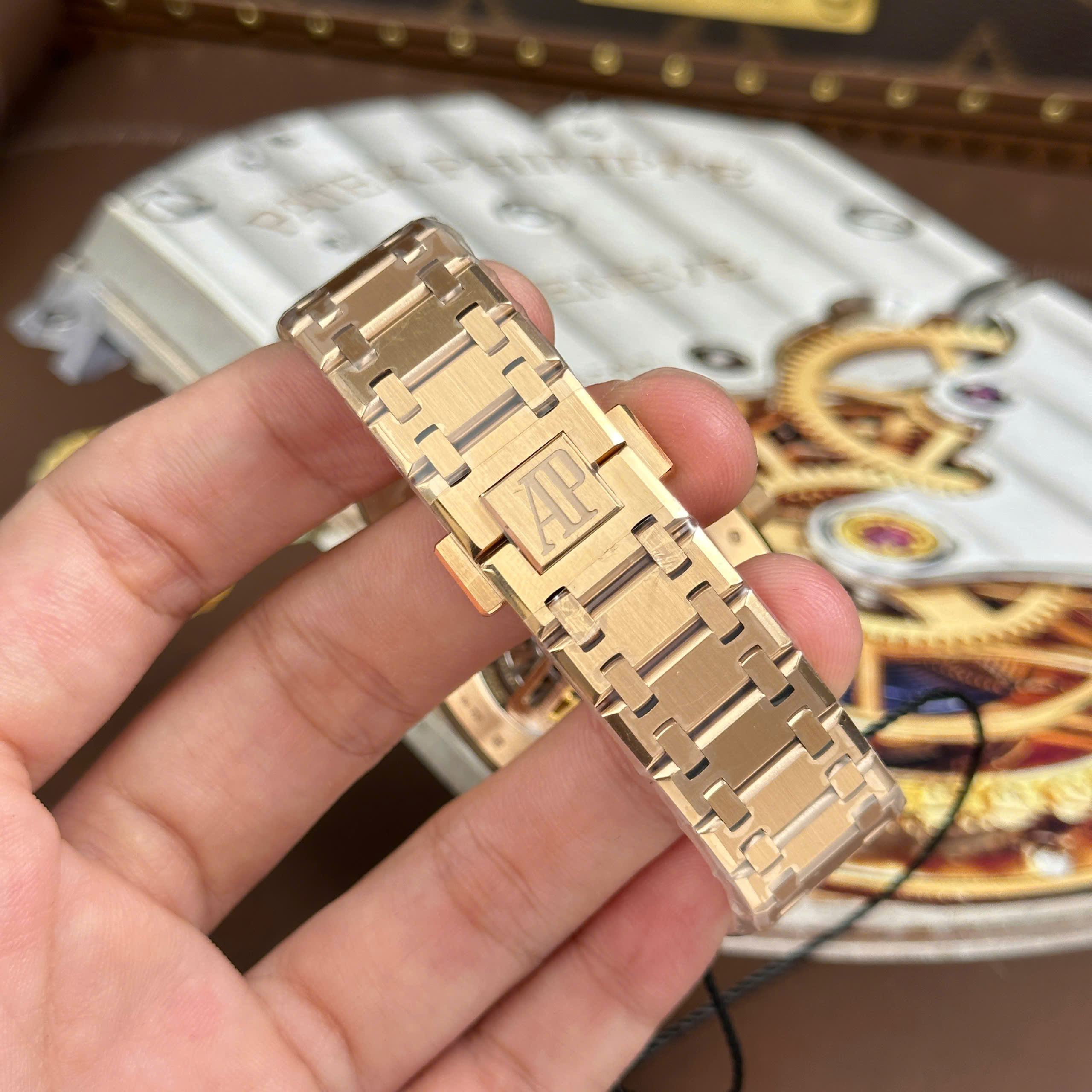 Audemars Piguet Imitation Watch Royal Oak Jumbo Extra-thin Openworked 16204 Rose Gold Plate Black Skeleton Dial ZF Factory 39mm (1)