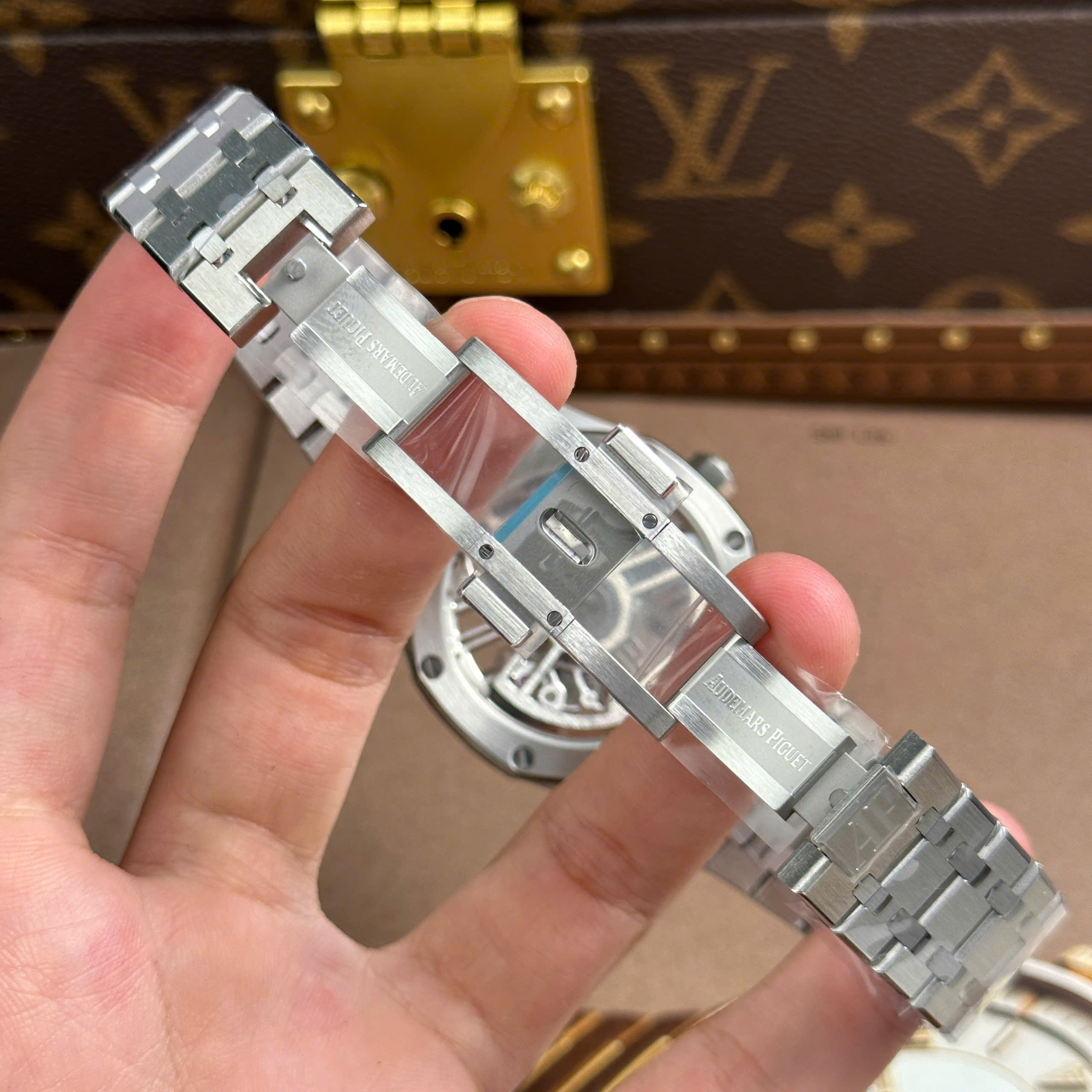 Audemars Piguet Royal Oak 26735 Imitation Luxury Watch Black Skeleton Dial Tourbillon 41mm (3)