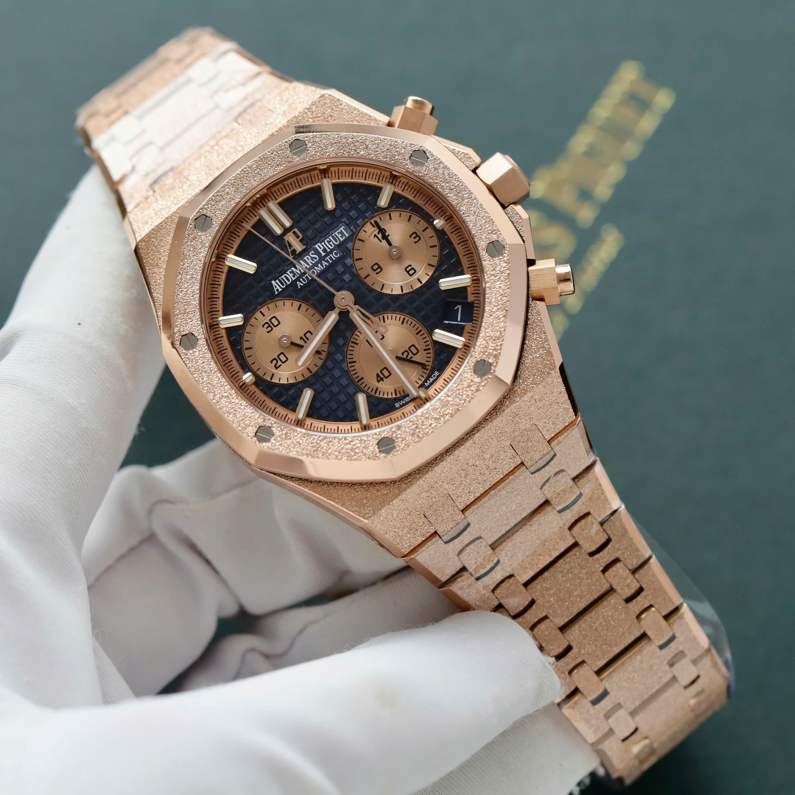 Audemars Piguet Royal Oak Chronograph 26239 Frosted Imitaiton Watch Rose Gold Plate Blue Dial 41mm (8)