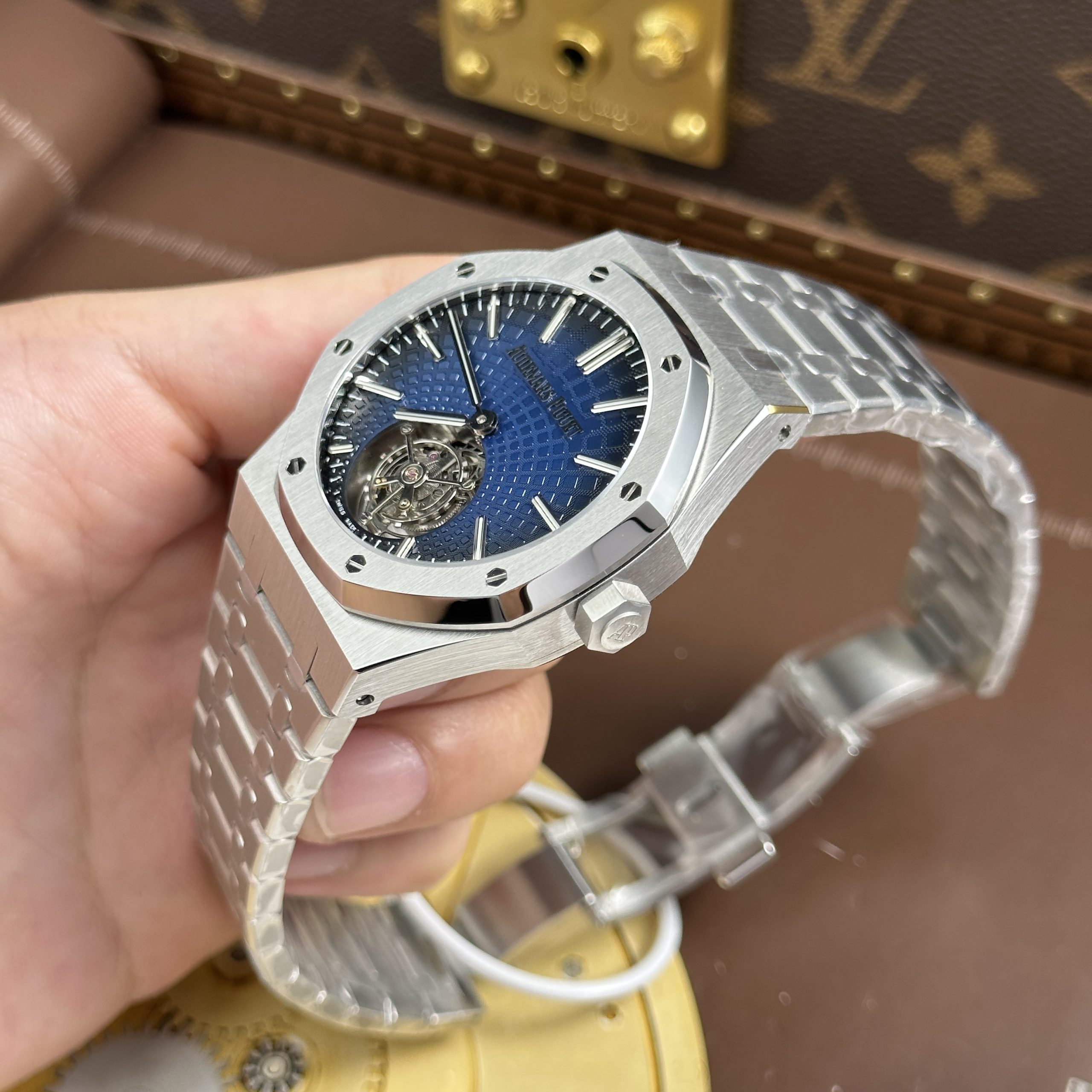 Audemars Piguet Royal Oak Flying Tourbillon 26530 Good Imitation Watch Blue Dial BBS Factory 41mm (12)