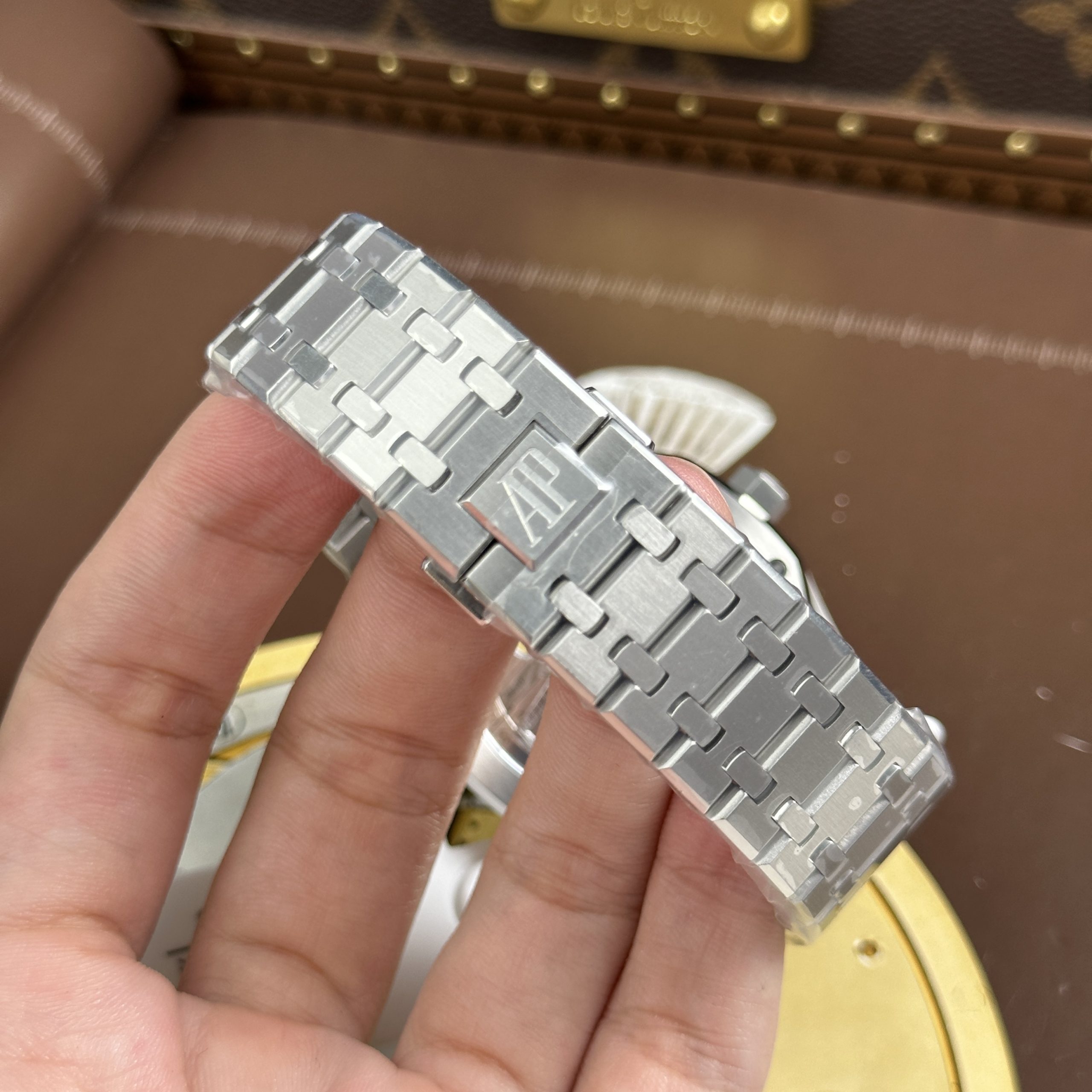 Audemars Piguet Royal Oak Flying Tourbillon 26730 Imitation Watch Rhinestone Bezel Grey Dial BBS Factory 41mm (1)