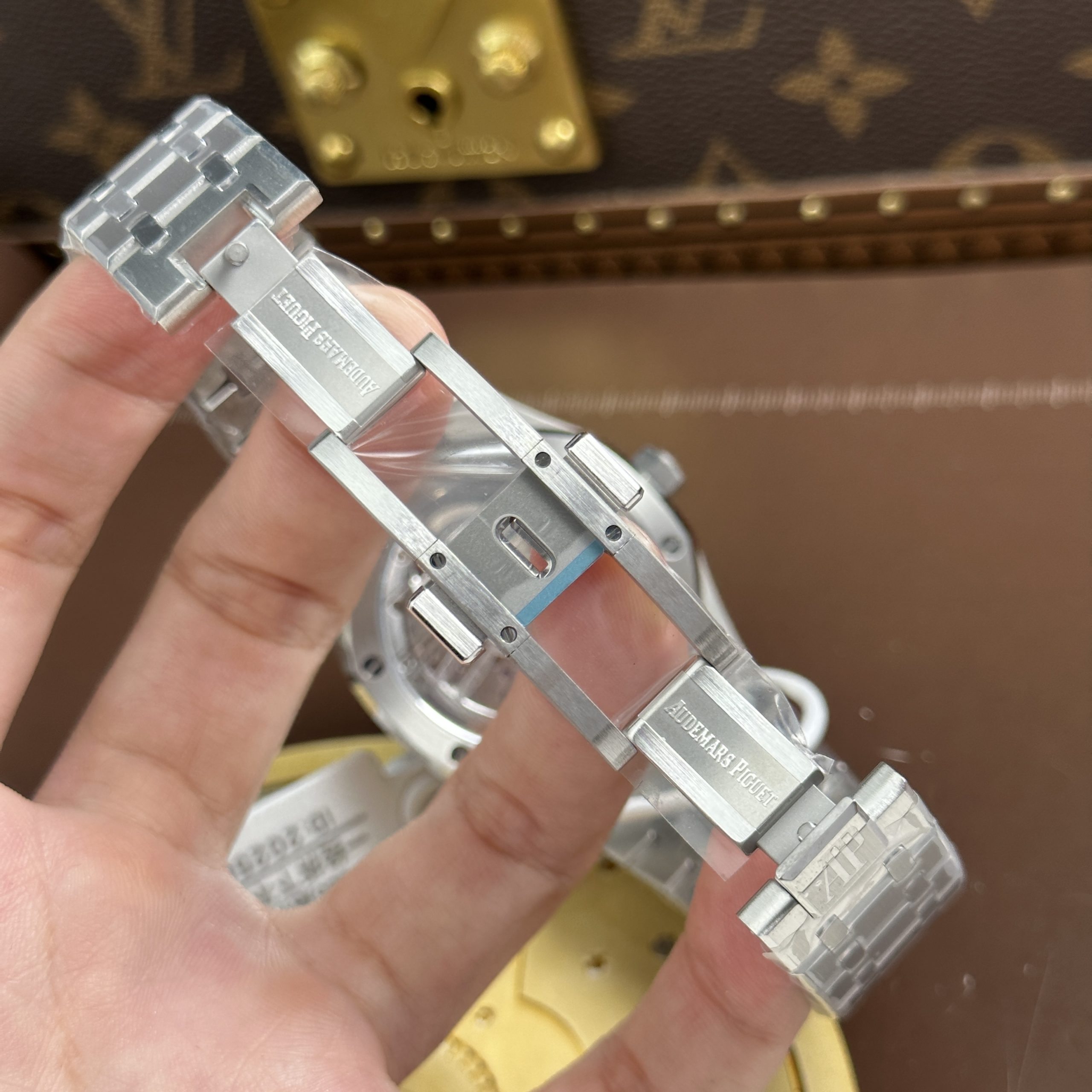 Audemars Piguet Royal Oak Flying Tourbillon 26730 Imitation Watch Rhinestone Bezel Grey Dial BBS Factory 41mm (3)