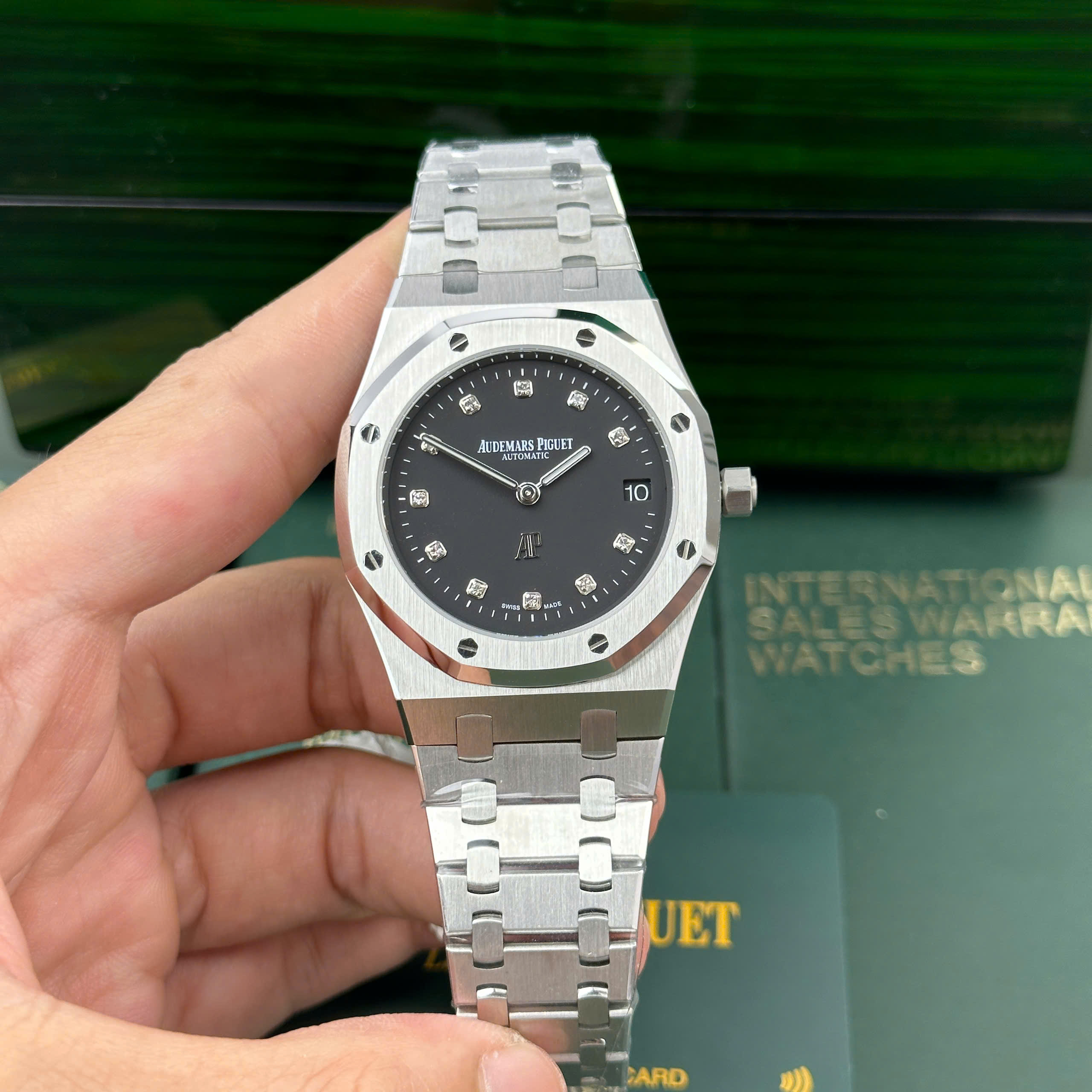 Audemars Piguet Royal Oak Jumbo Extra-Thin 15206PT Replica Watch Black Dial Rhinestone Hours IP Factory 39mm (10)