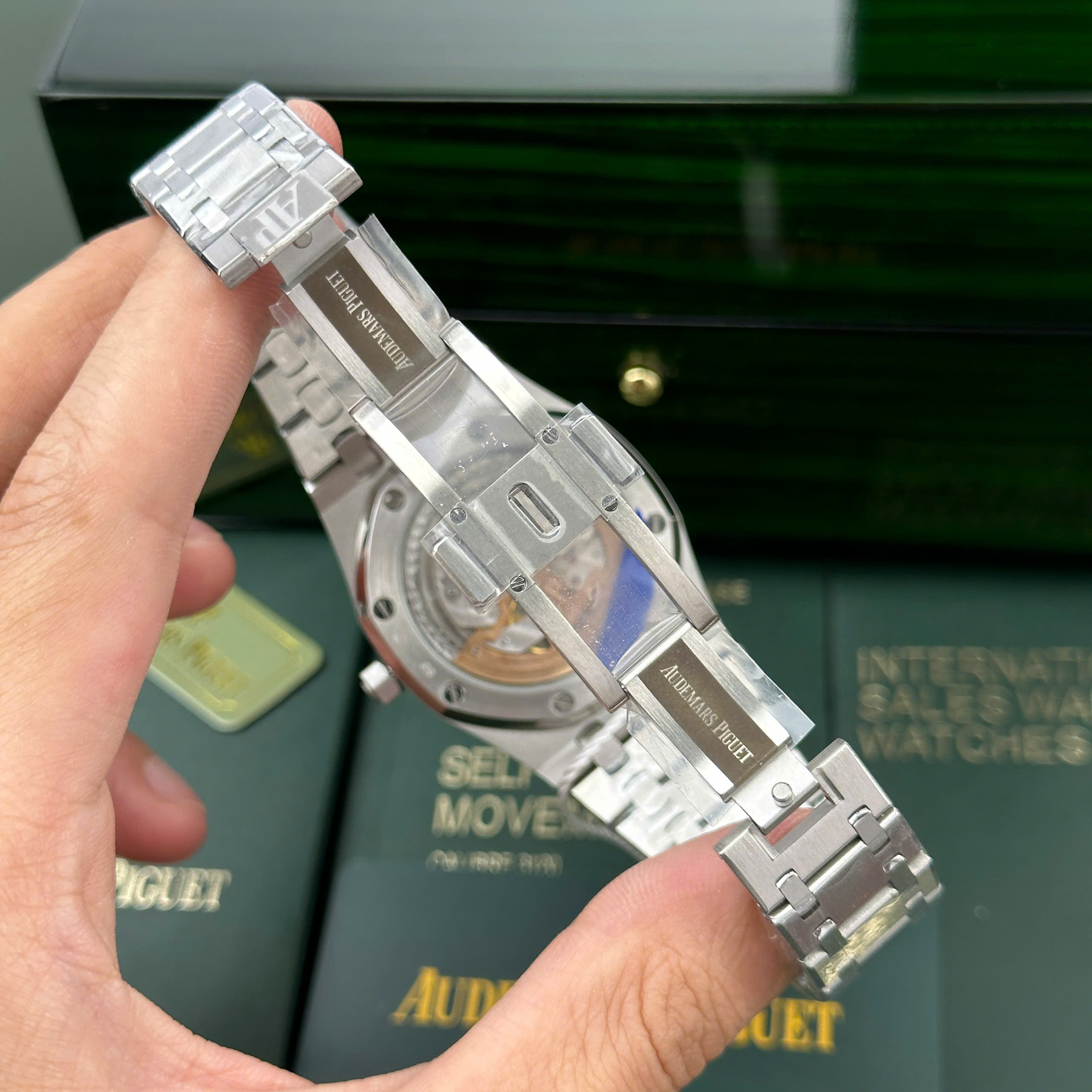 Audemars Piguet Royal Oak Jumbo Extra-Thin 15206PT Replica Watch Black Dial Rhinestone Hours IP Factory 39mm (3)