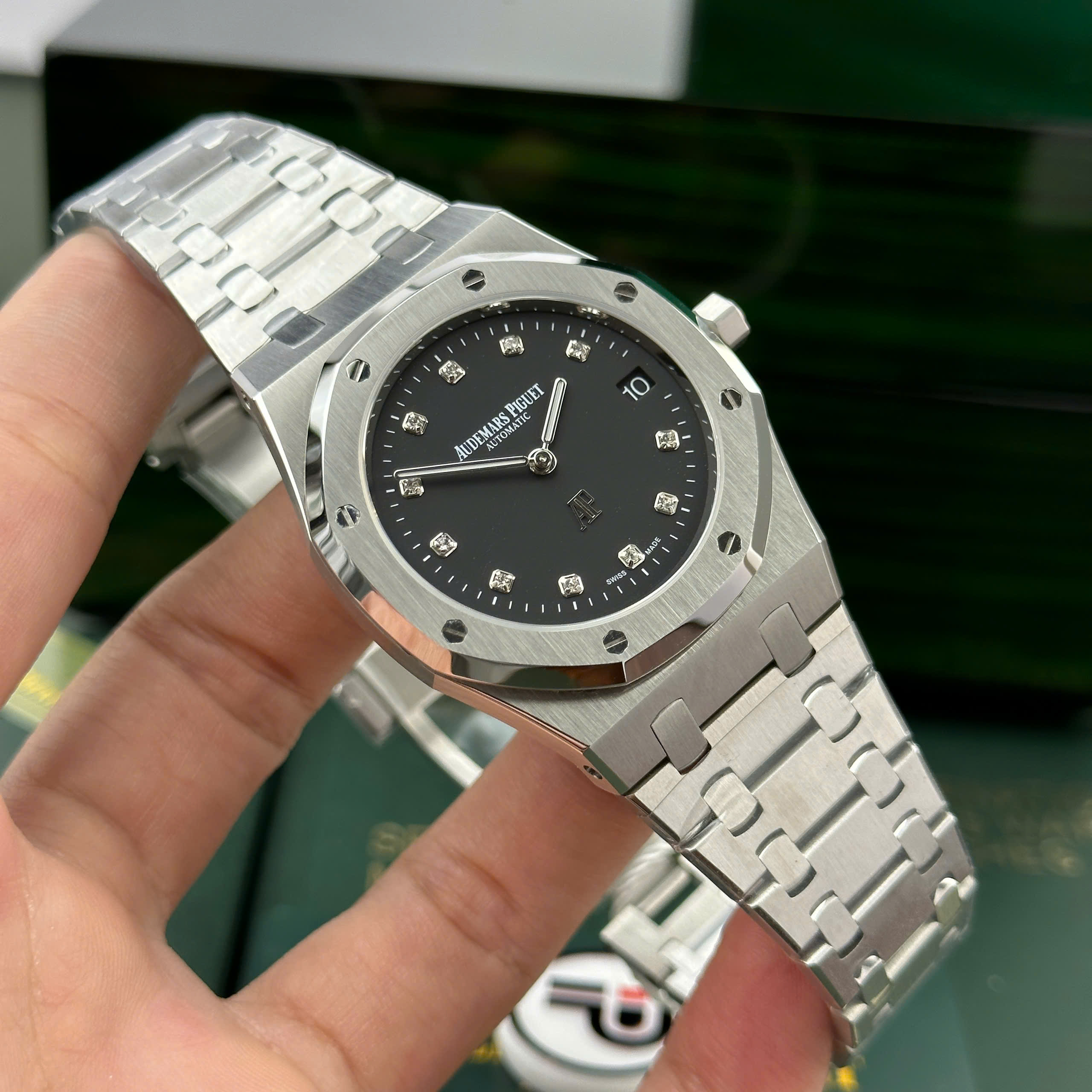 Audemars Piguet Royal Oak Jumbo Extra-Thin 15206PT Replica Watch Black Dial Rhinestone Hours IP Factory 39mm (8)