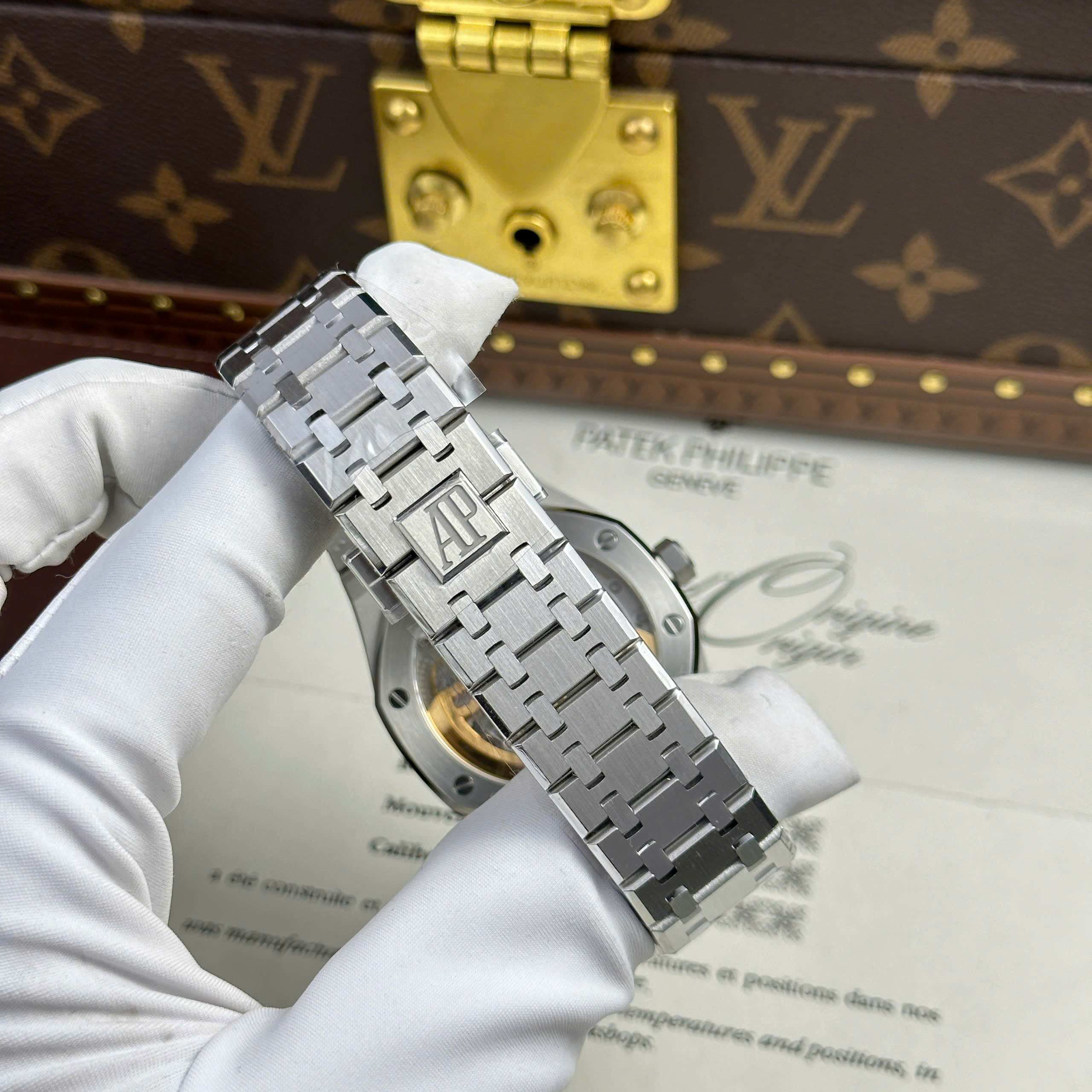 Audemars Piguet Royal Oak Kaws Good Imitaiton Watch White DIal Stainless Steel APS Factory 41mm (1)