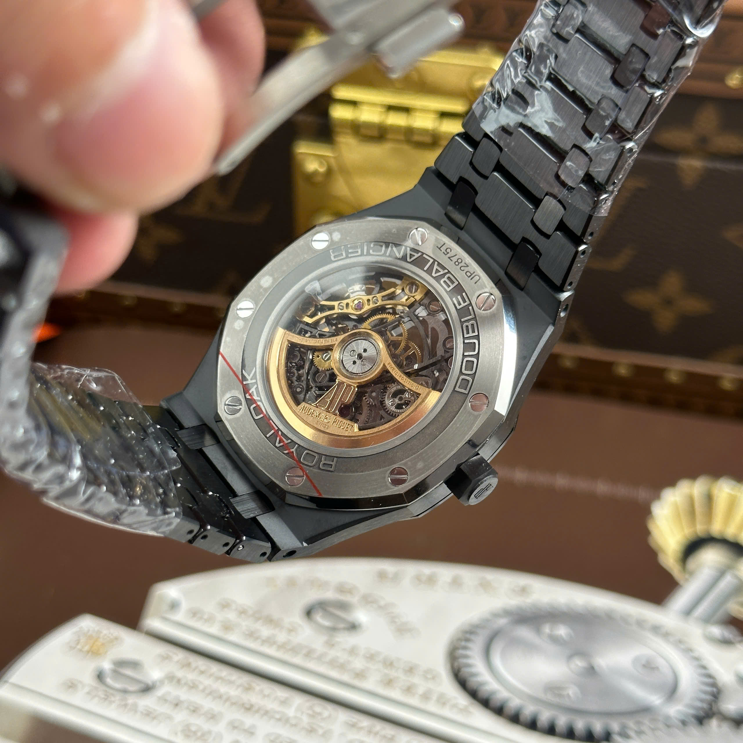 Audemars Piguet Royal Oak Openworked 15407 Best Replica Watch Black Ceramic Case Skeleton Dial THB Factory 41mm (1)
