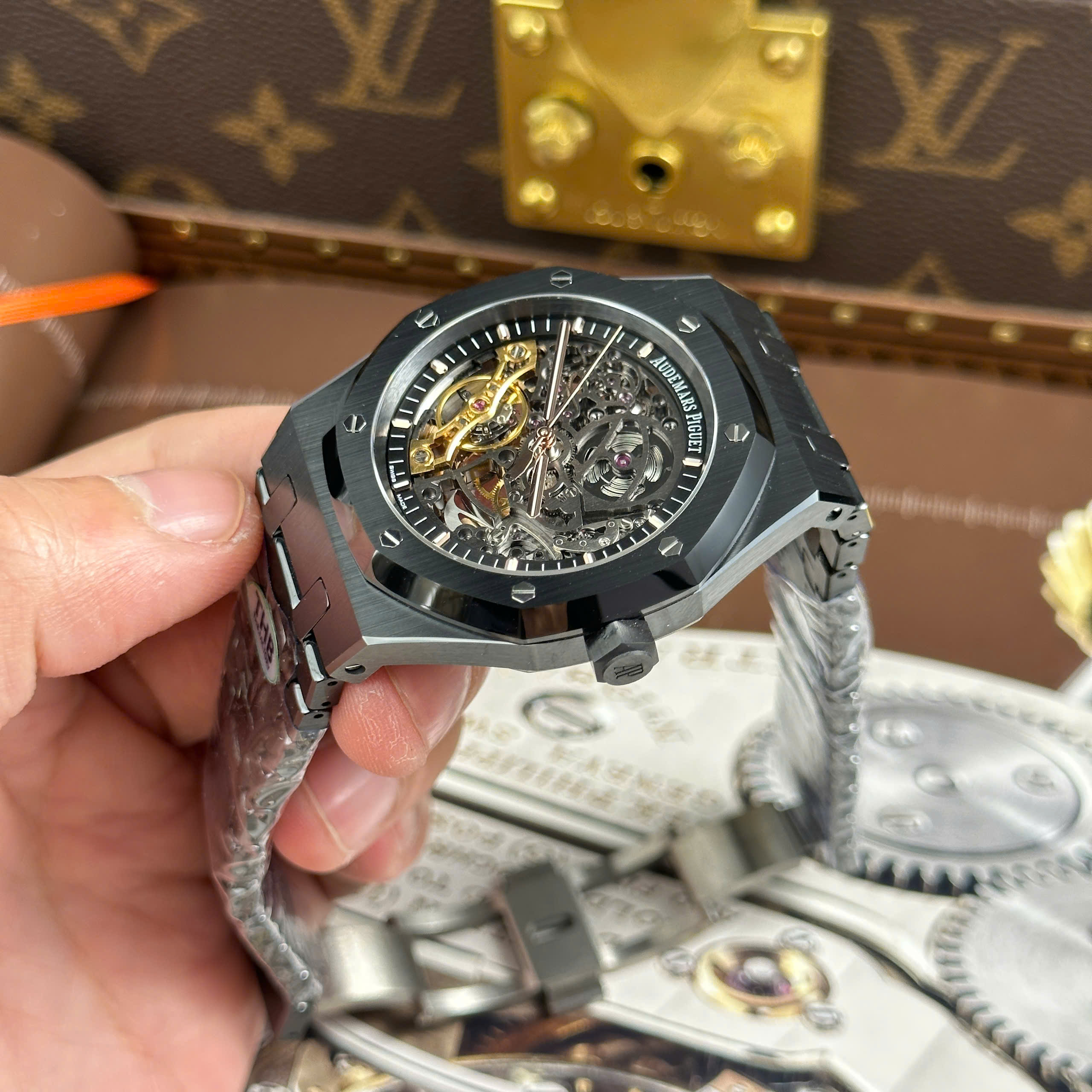 Audemars Piguet Royal Oak Openworked 15407 Best Replica Watch Black Ceramic Case Skeleton Dial THB Factory 41mm (12)