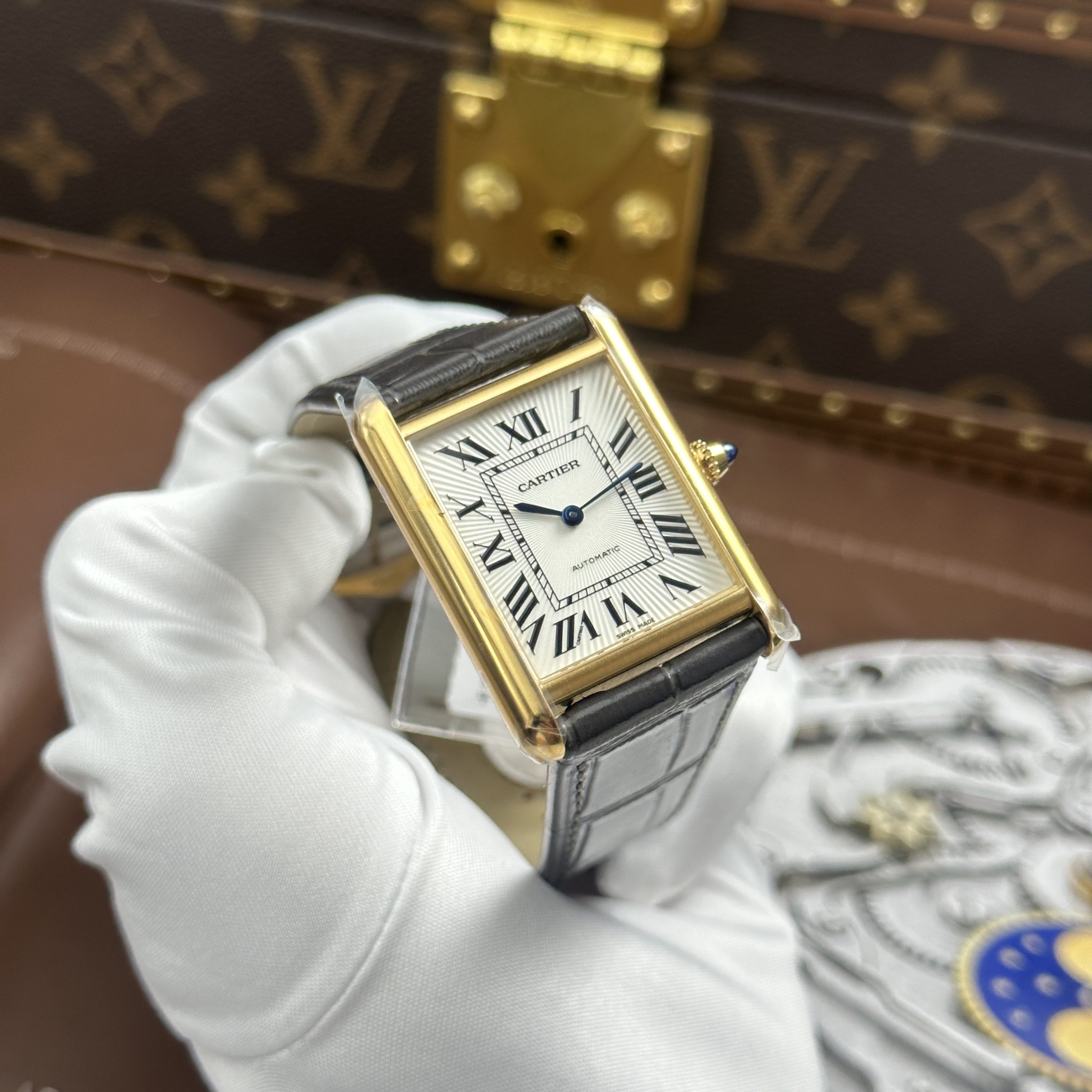 Cartier Tank Louis XL Replica Watch Gold Plate White Dial Black Leather Strap 27.8 x 38 (11)