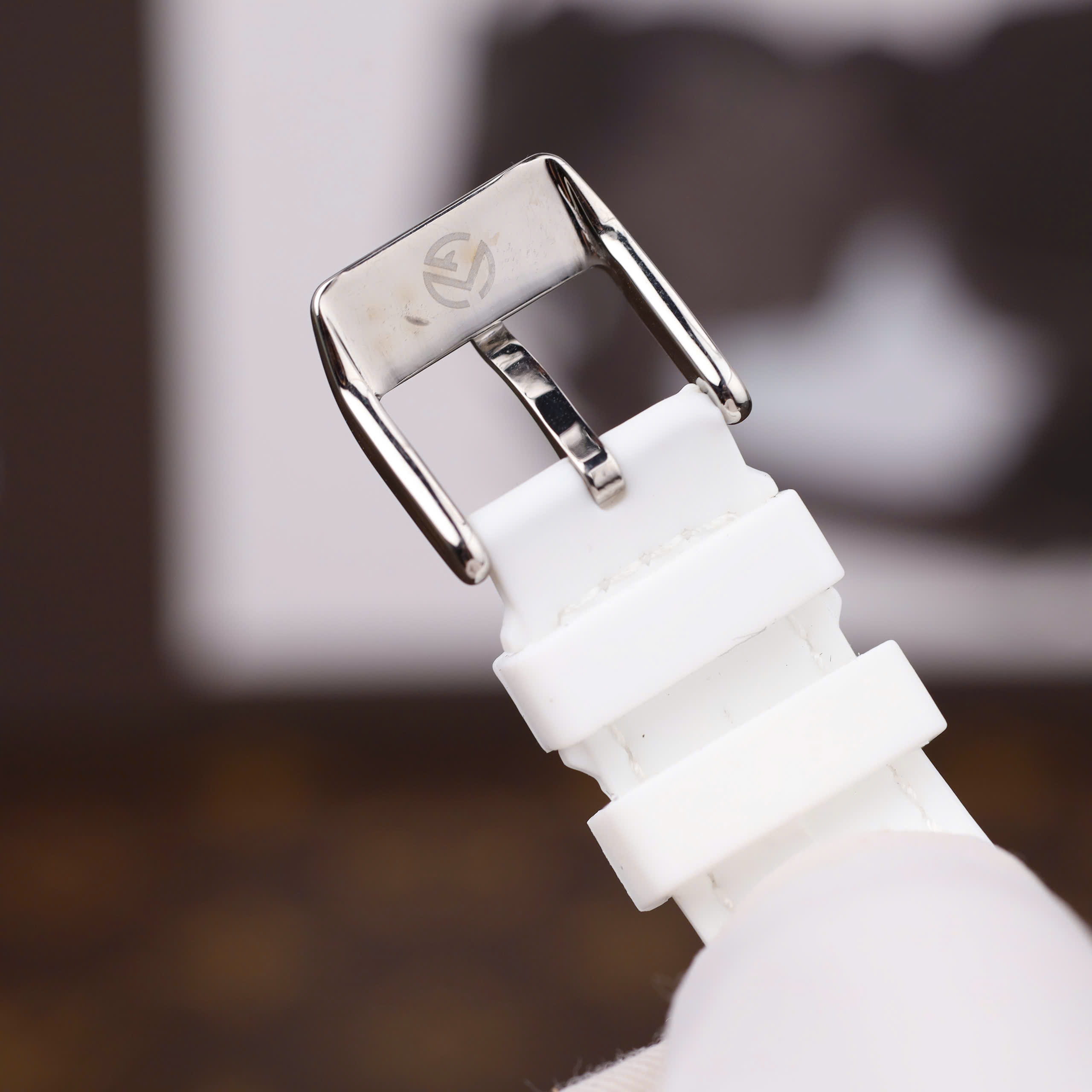 Franck Muller V32 Imitation Watch White Rhinestone Dial Rubber Strap ABF Factory 36mm (5)