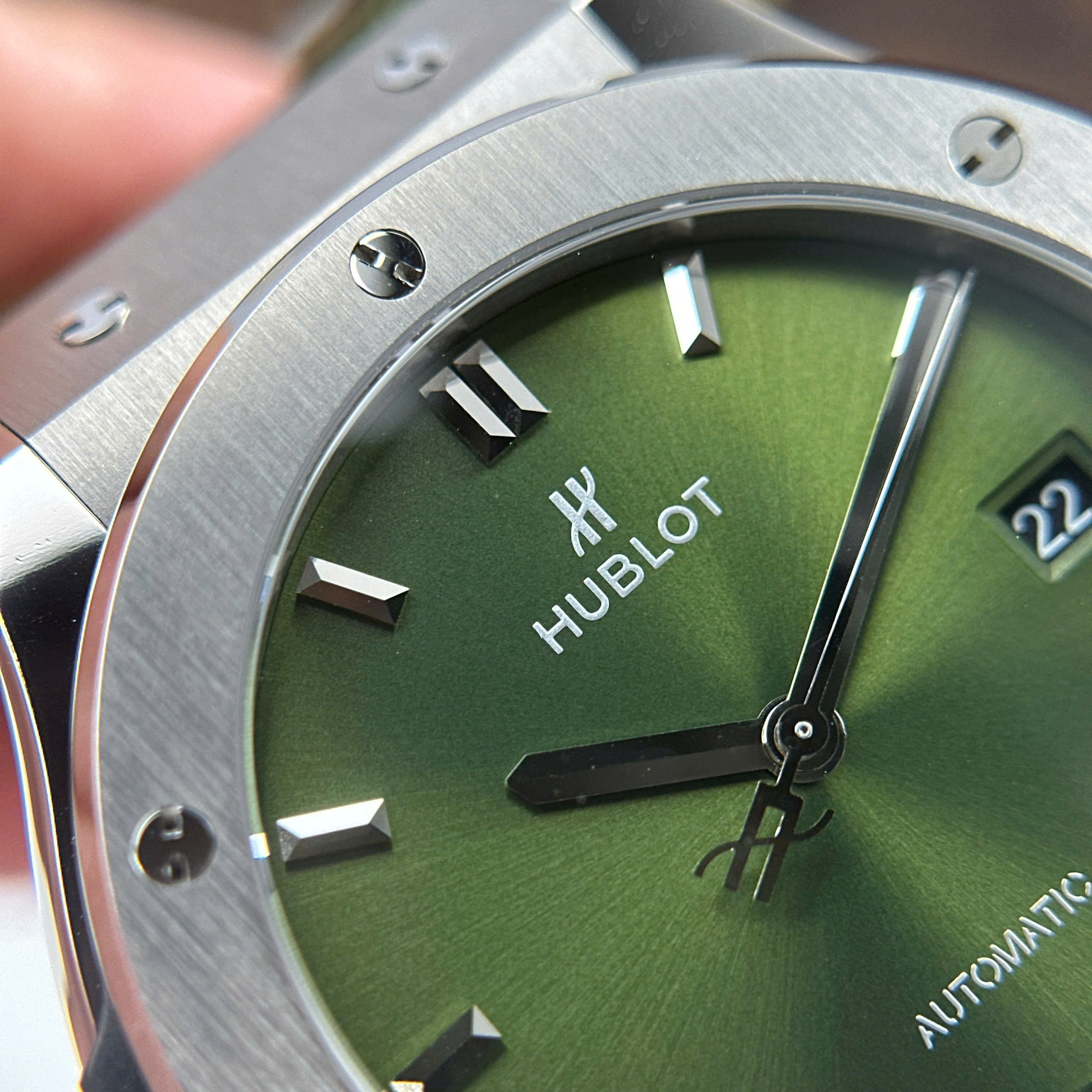 Hublot Classic Fusion Best Imitation Watch Green Dial Titanium Case JJZ Factory 42mm (5)