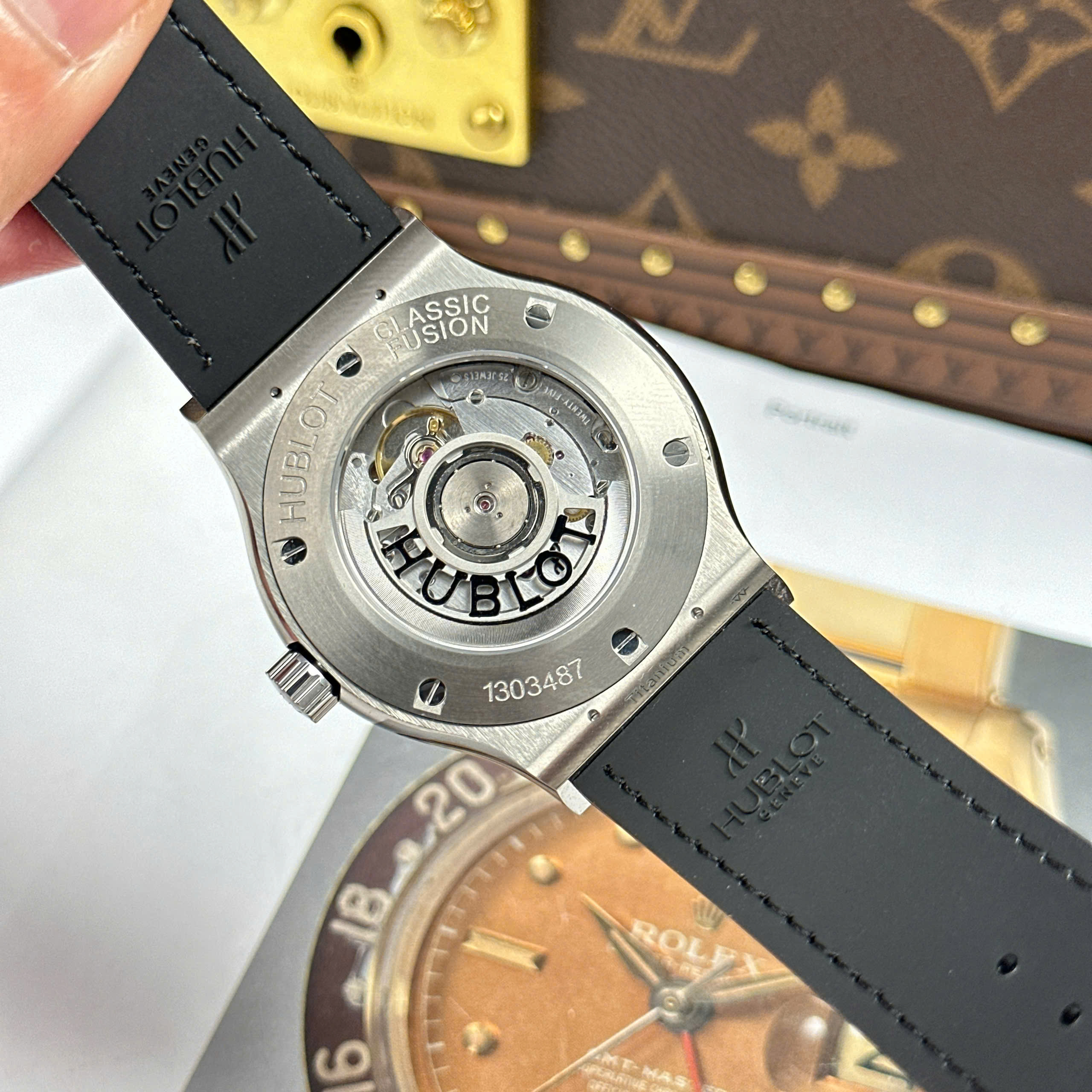 Hublot Classic Fusion Best Quality Replica Watch Titanium Case Grey Dial Rubber Strap JJZ Factory 42mm (2)