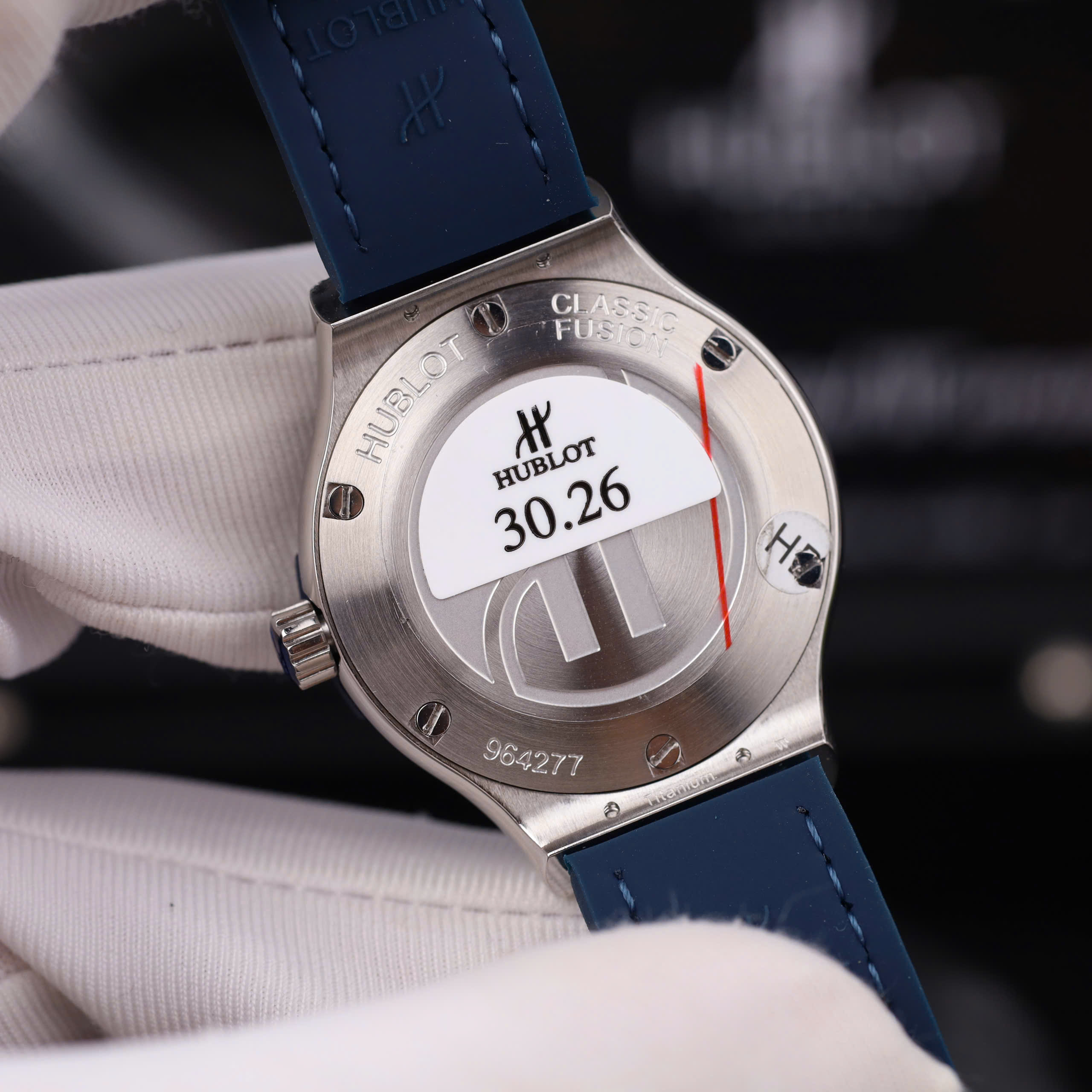 Hublot Classic Fusion Good Imitation Watch Blue Dial Moissanite Case Rubber Strap 33mm (3)