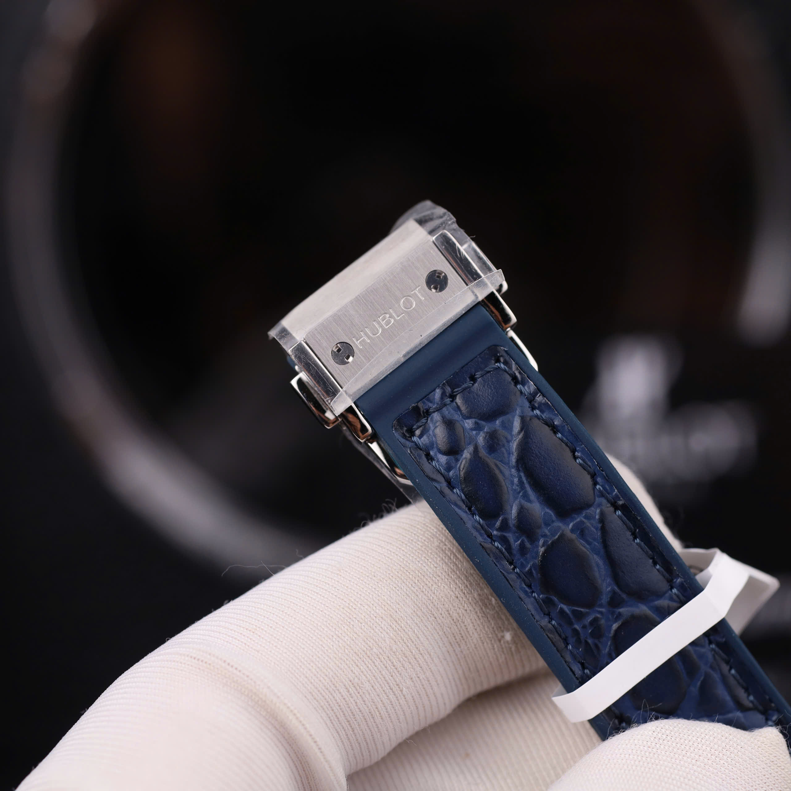 Hublot Classic Fusion Good Imitation Watch Blue Dial Moissanite Case Rubber Strap 33mm (4)