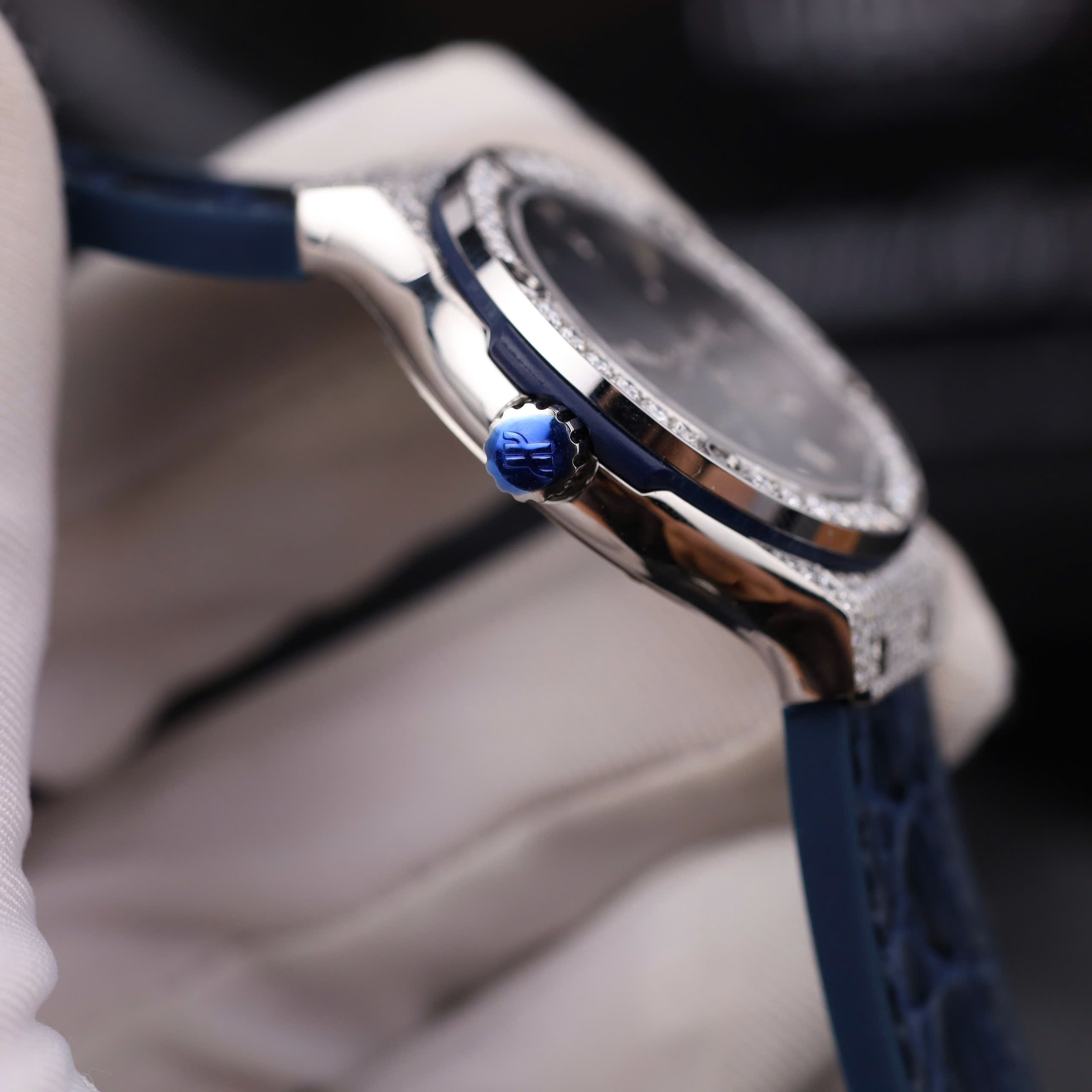 Hublot Classic Fusion Good Imitation Watch Blue Dial Moissanite Case Rubber Strap 33mm (5)