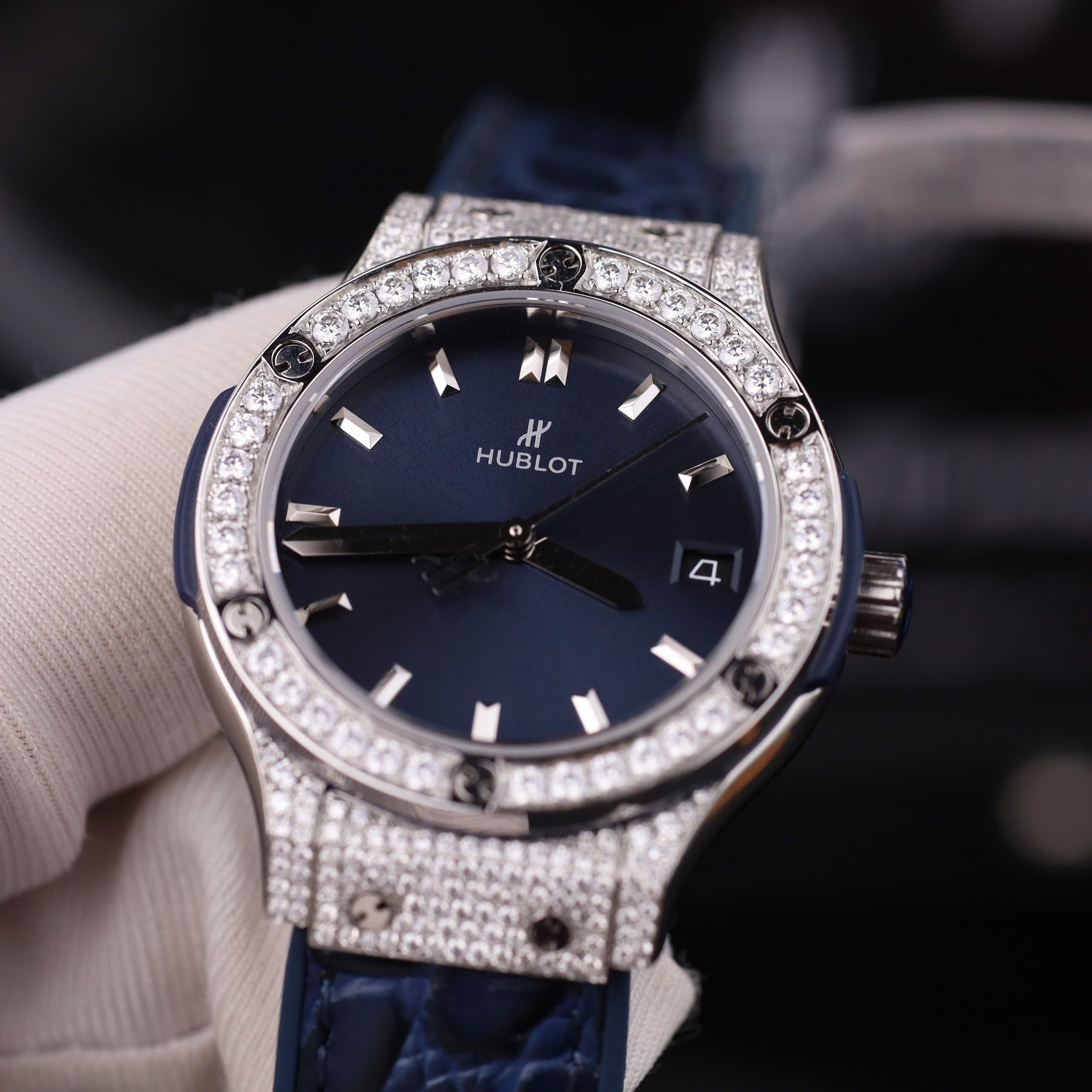 Hublot Classic Fusion Good Imitation Watch Blue Dial Moissanite Case Rubber Strap 33mm (6)