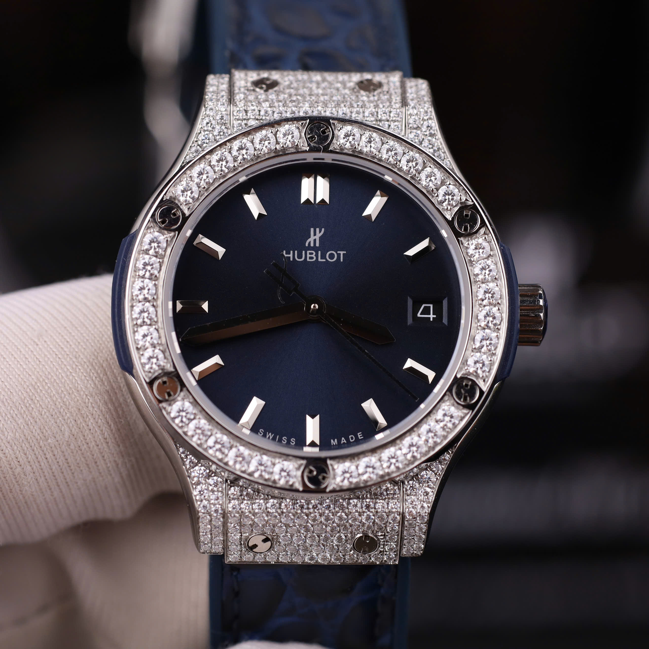 Hublot Classic Fusion Good Imitation Watch Blue Dial Moissanite Case Rubber Strap 33mm (7)