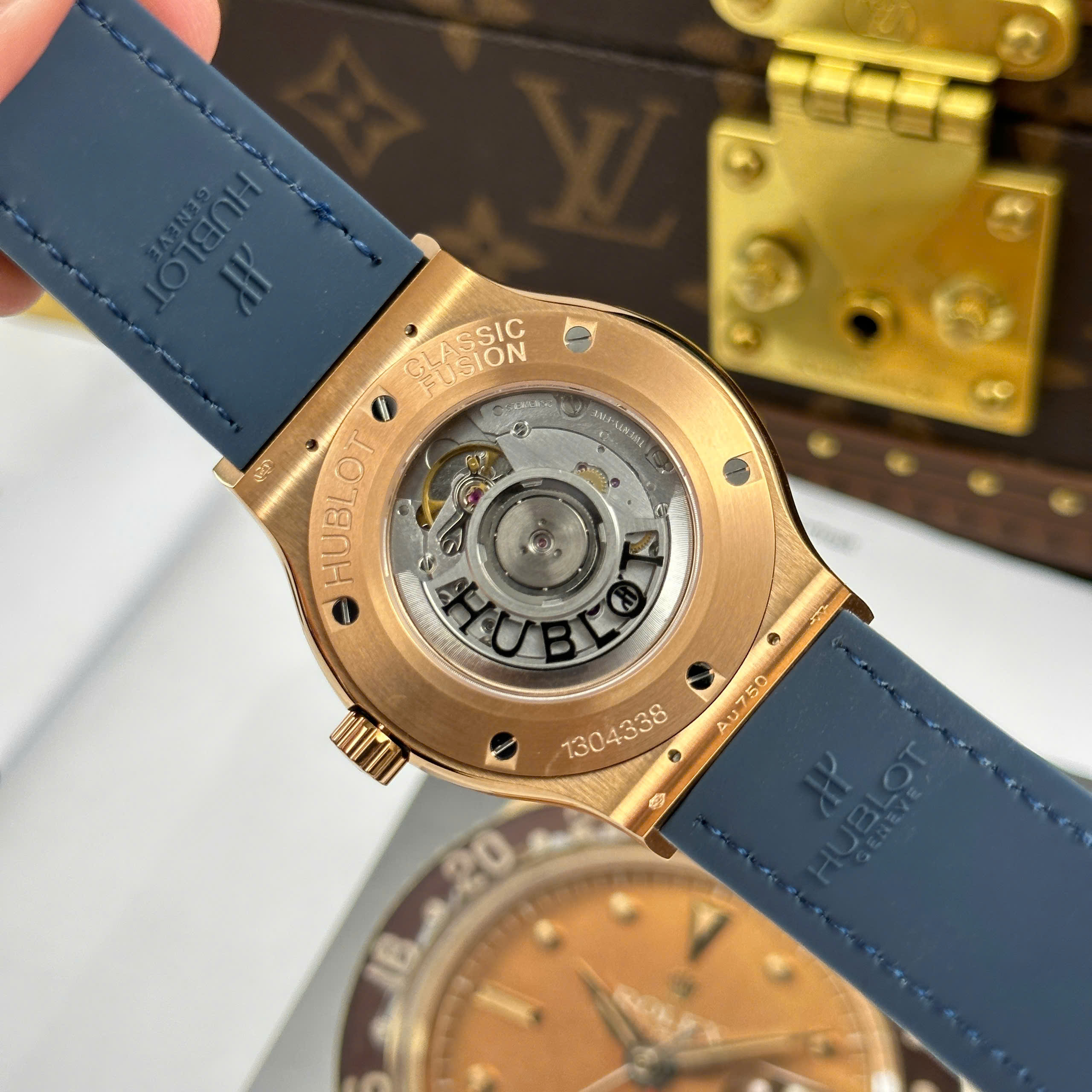 Hublot Classic Fusion King Gold Best Quality Replica Watch Rose Gold Plate Blue DIal Rubber Strap JJZ Factory 42mm (2)