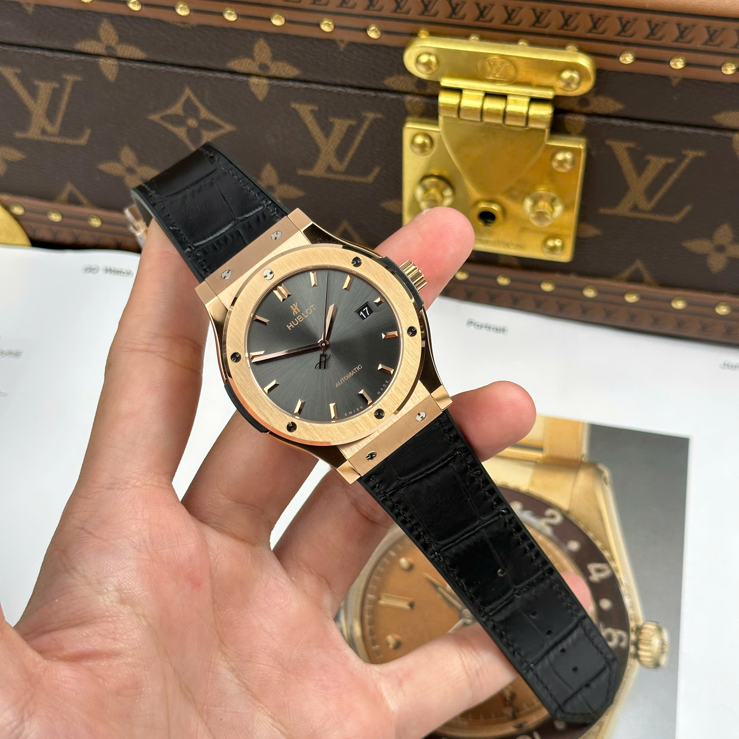 Hublot Classic Fusion King Gold Knock Off Watch Rose Gold Plate Grey Dial Rubber Strap JJZ Factory 42mm (10)