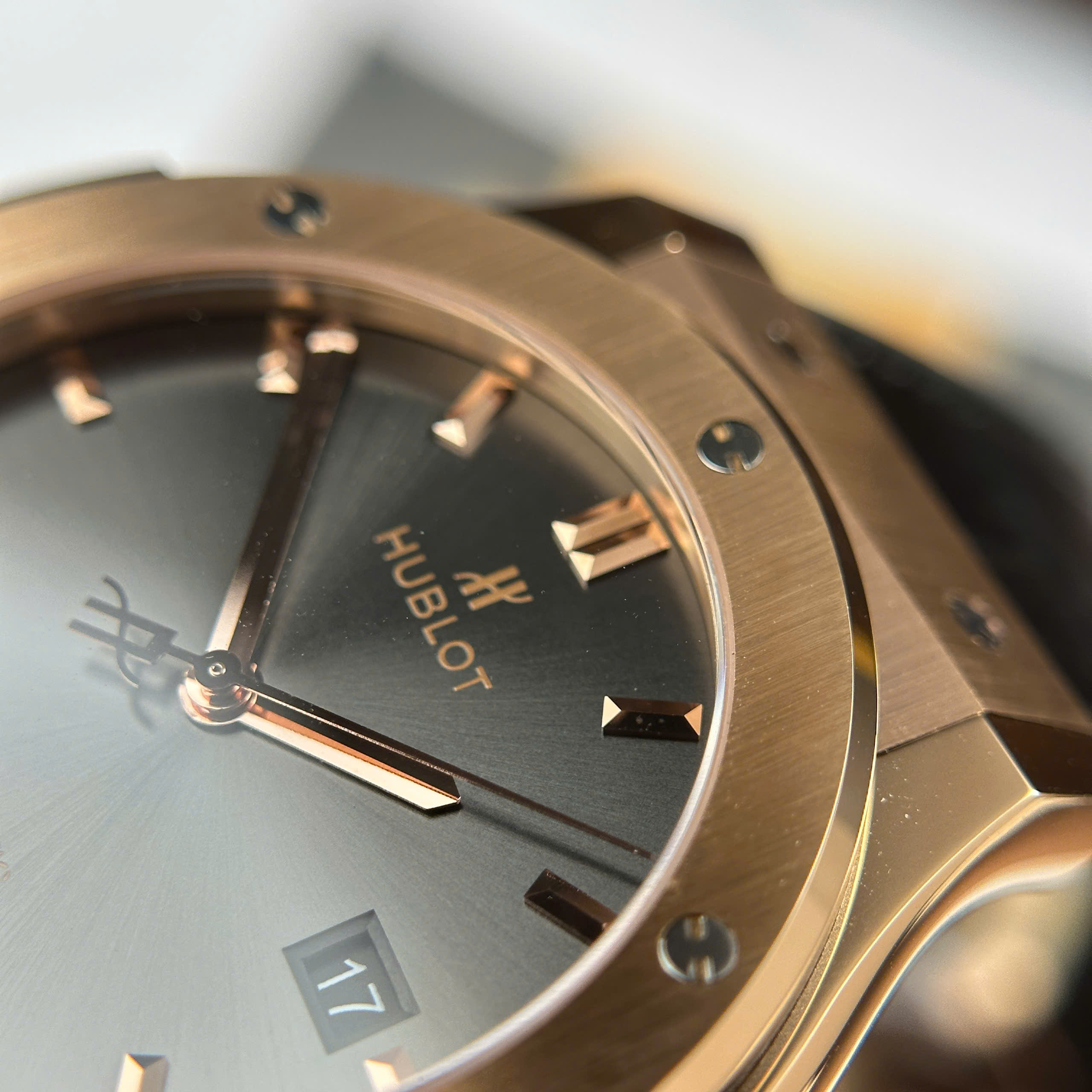 Hublot Classic Fusion King Gold Knock Off Watch Rose Gold Plate Grey Dial Rubber Strap JJZ Factory 42mm (5)