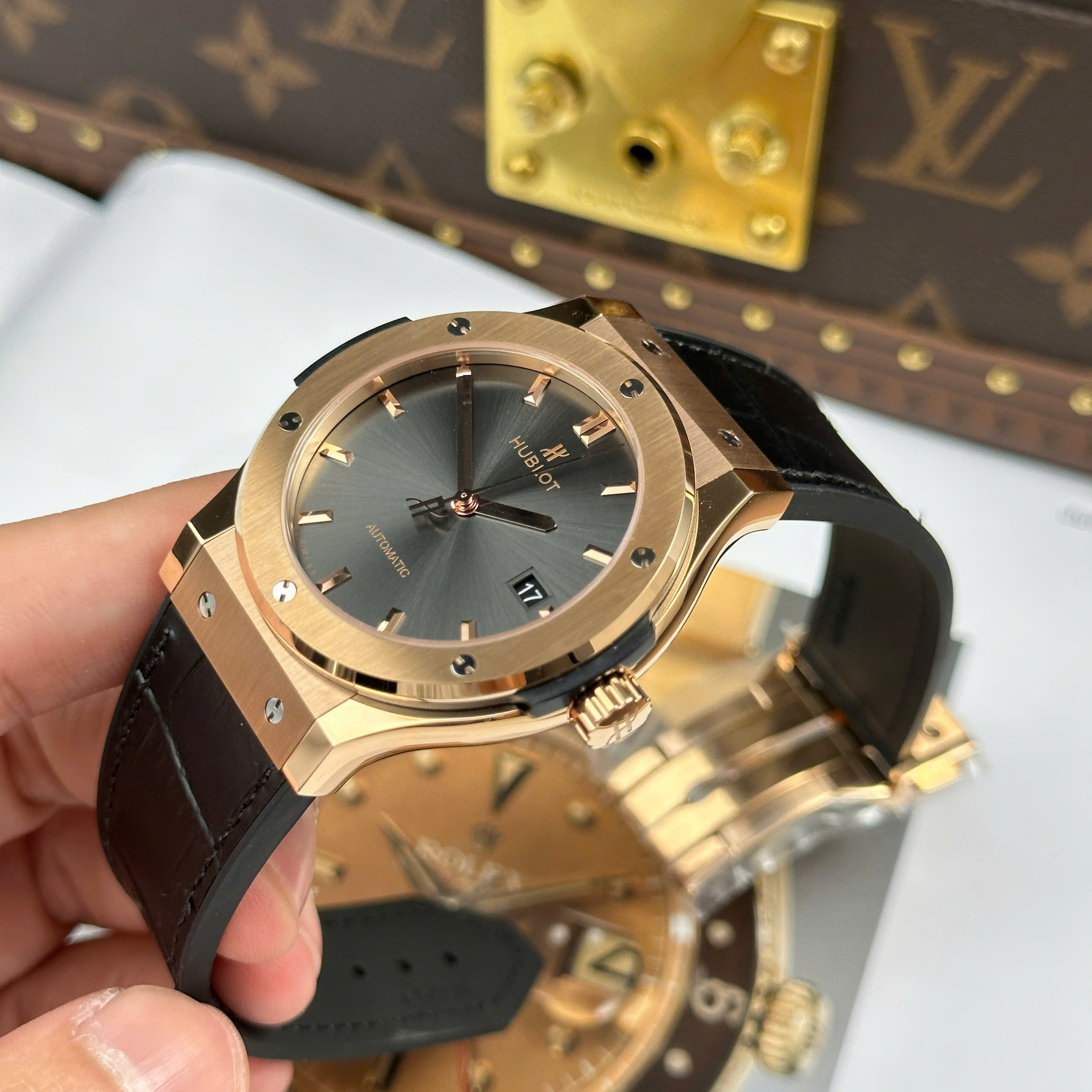 Hublot Classic Fusion King Gold Knock Off Watch Rose Gold Plate Grey Dial Rubber Strap JJZ Factory 42mm (8)