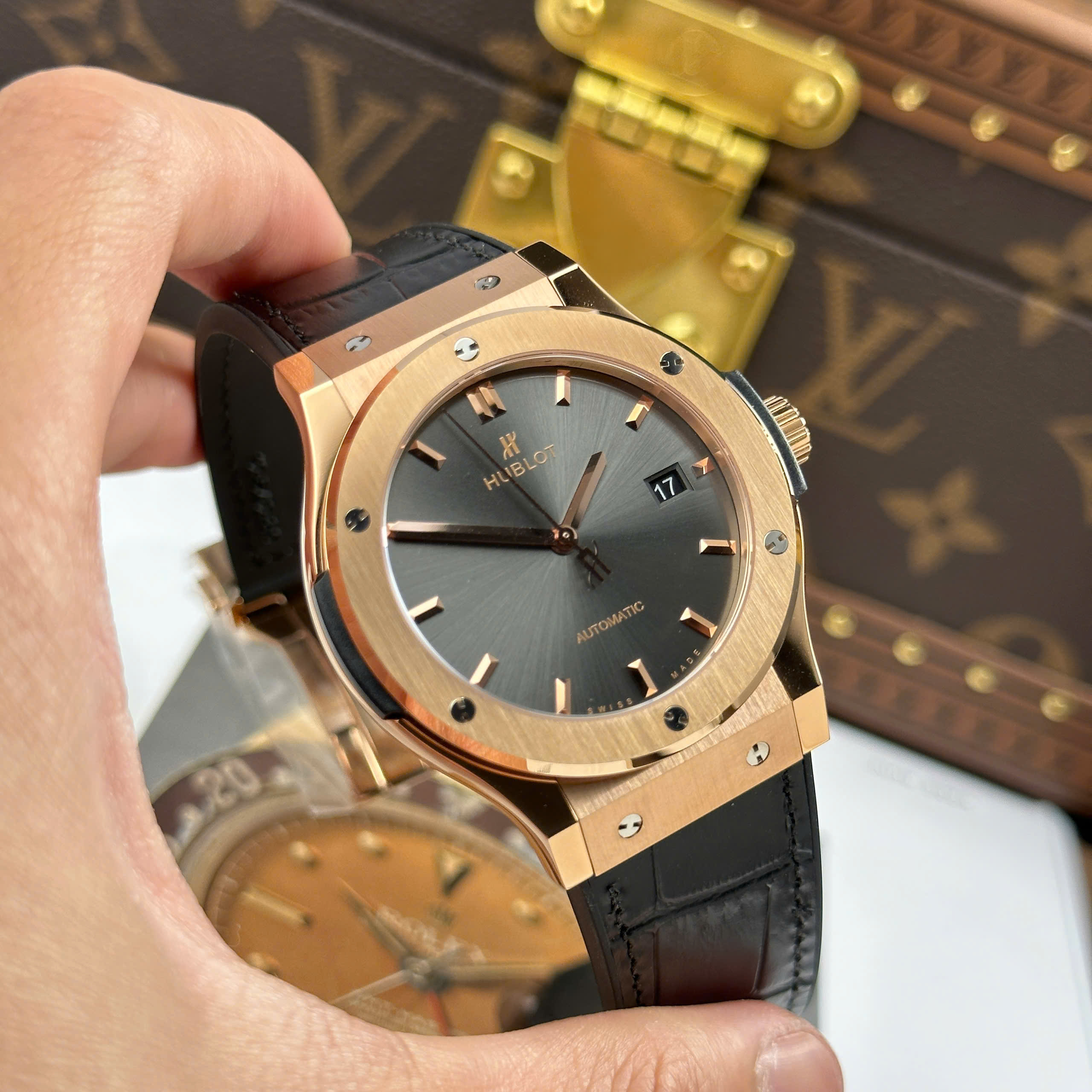 Hublot Classic Fusion King Gold Knock Off Watch Rose Gold Plate Grey Dial Rubber Strap JJZ Factory 42mm (9)