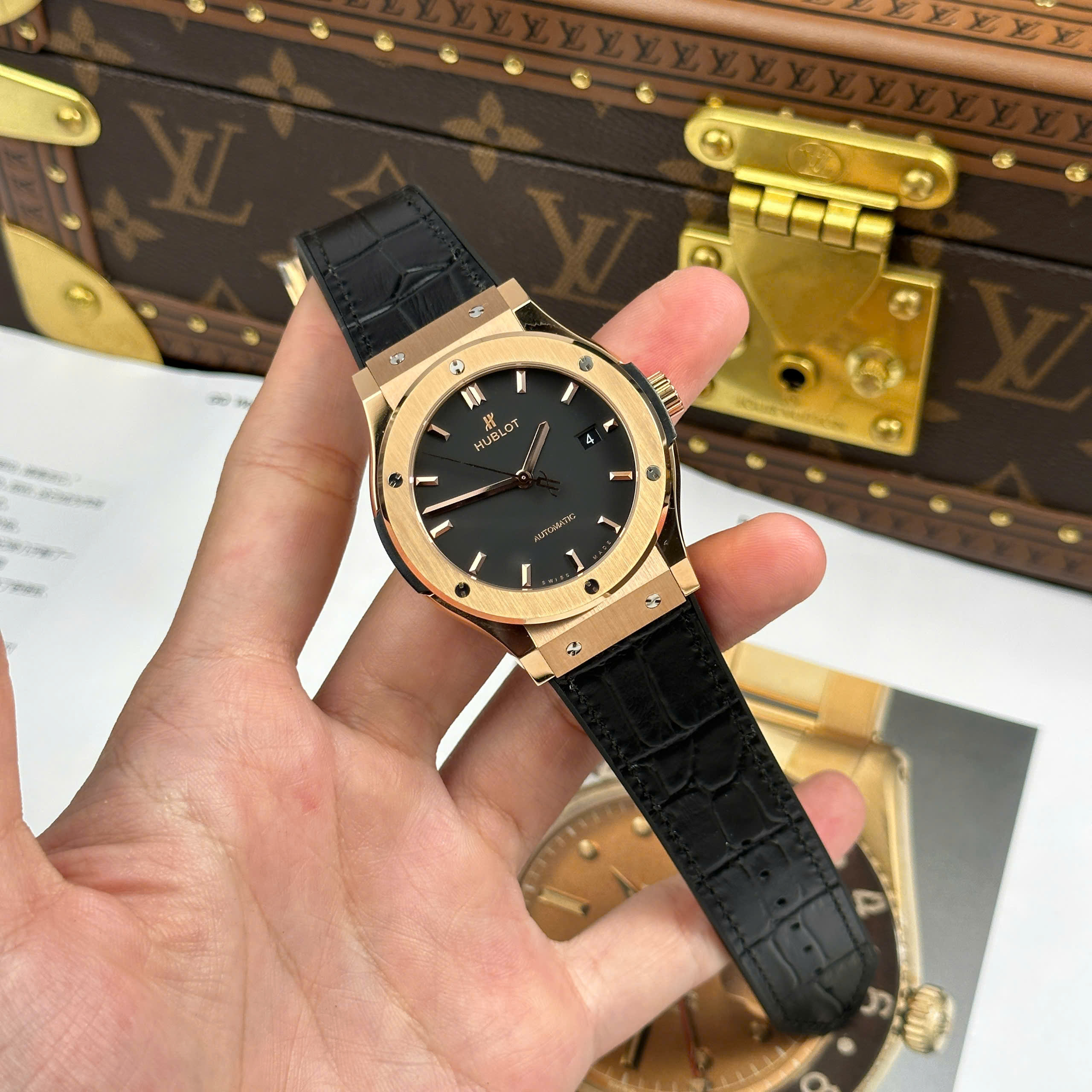 Hublot Classic Fusion King Gold Replica Watch Rose Gold Plate Titanium Case Black Dial Rubber Strap JJZ Factory 42mm (10)