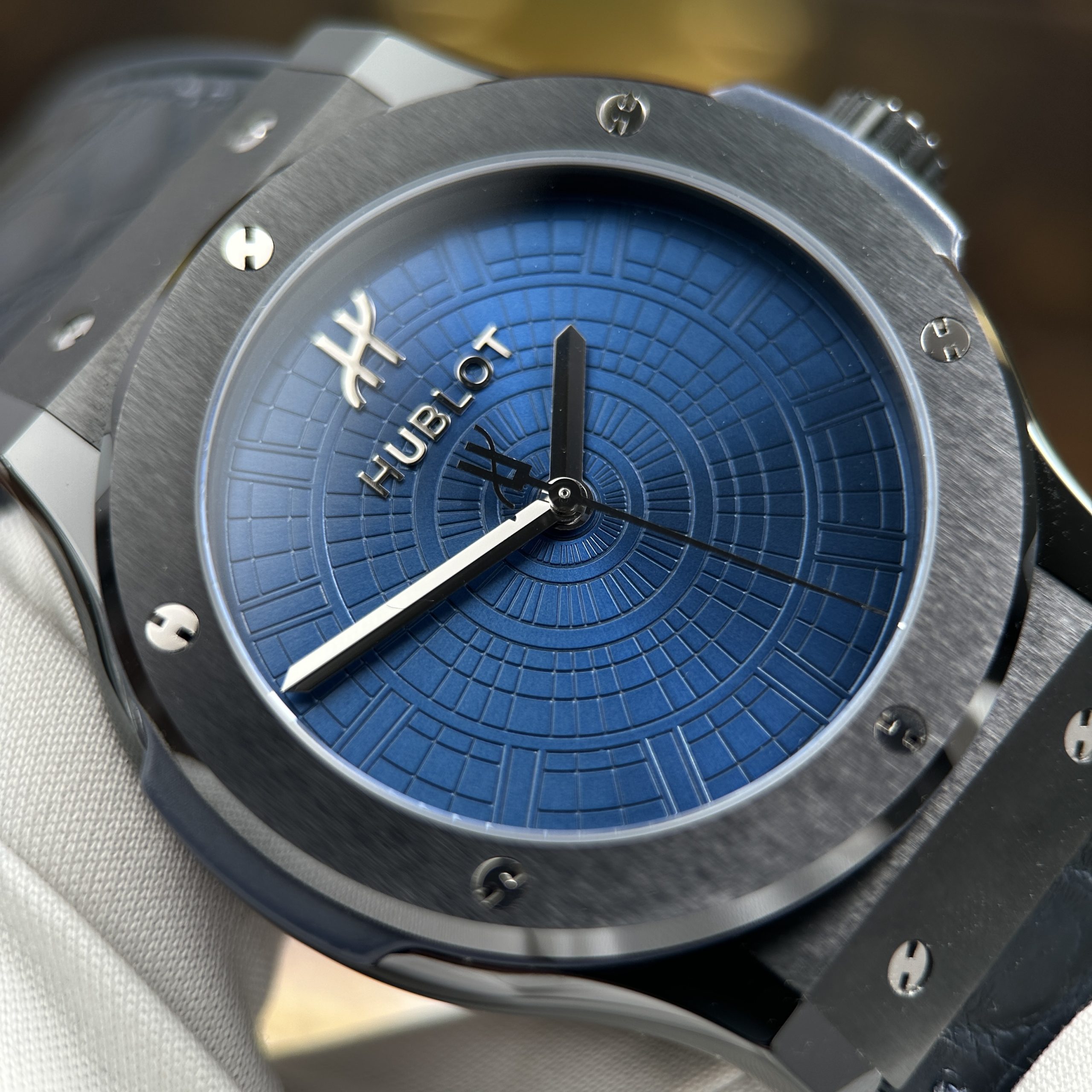 Hublot Classic Fusion Luxury Imitation Watch Boutique Pisa 1940 Ceramic Case Blue Dial Leather Cover Rubber Strap JJZ Factory 42mm (5)